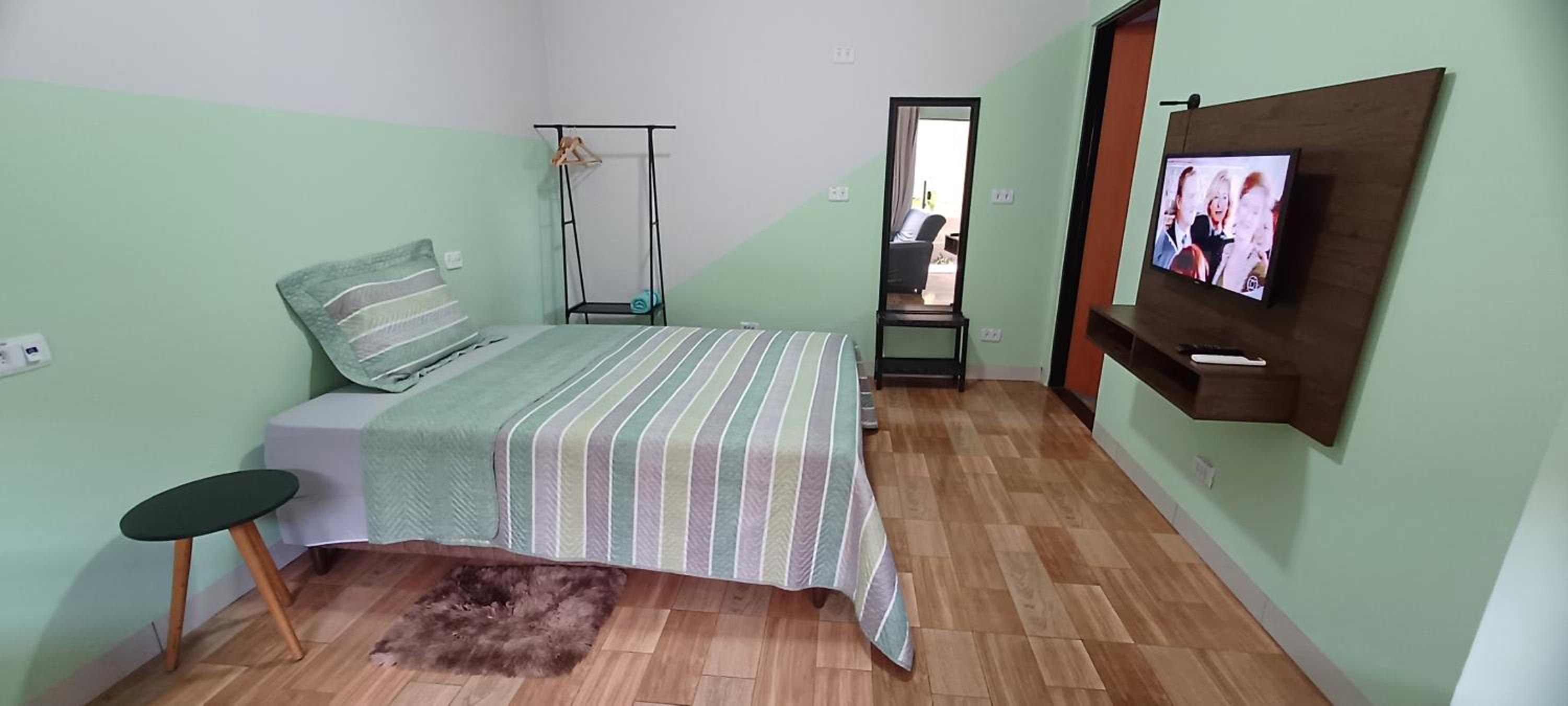 One-Bedroom Apartment photo 2