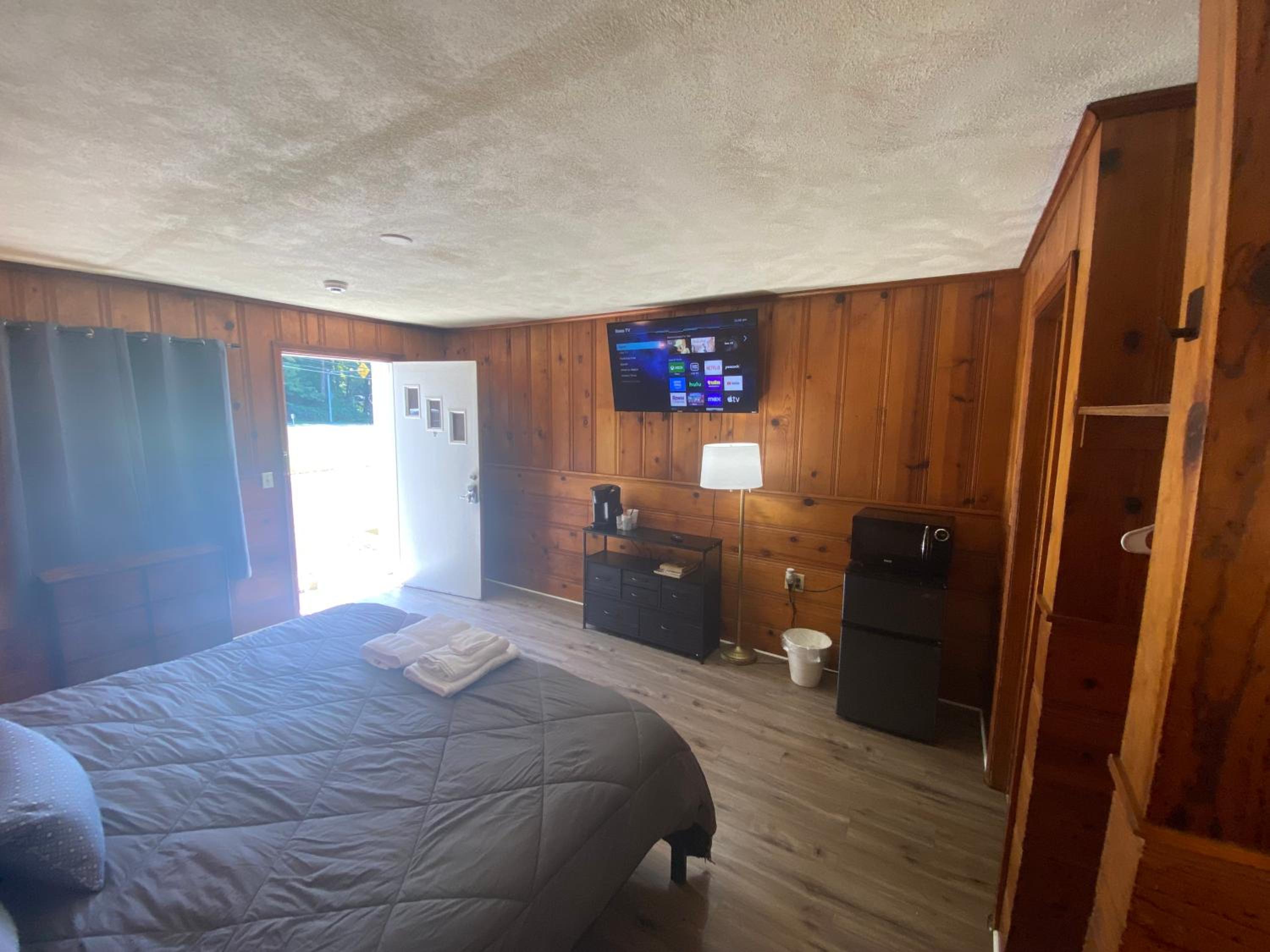 Deluxe King Room photo 3