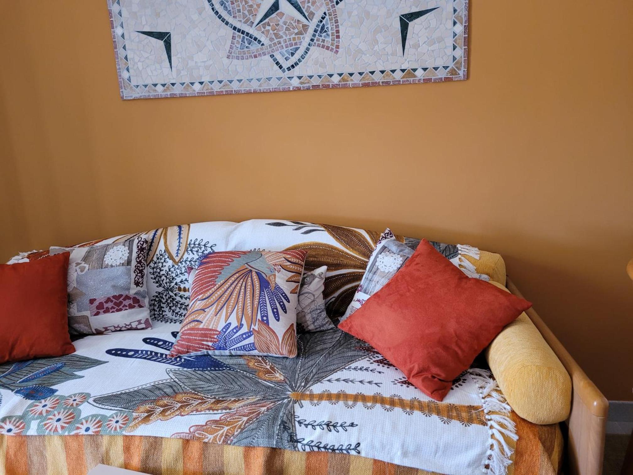 One-Bedroom Apartment photo 2