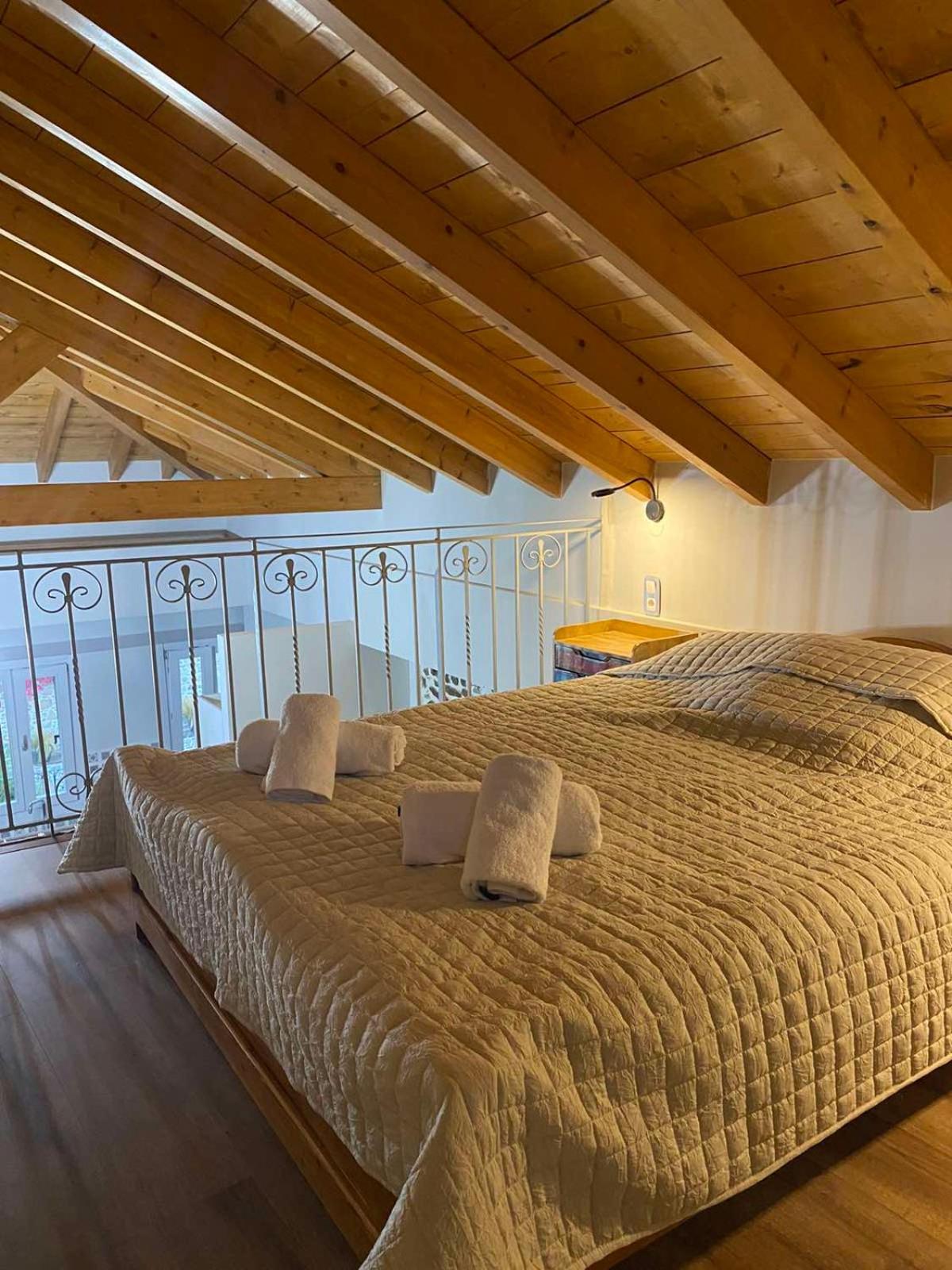 Two-Bedroom Deluxe Apartment with Balcony photo 1