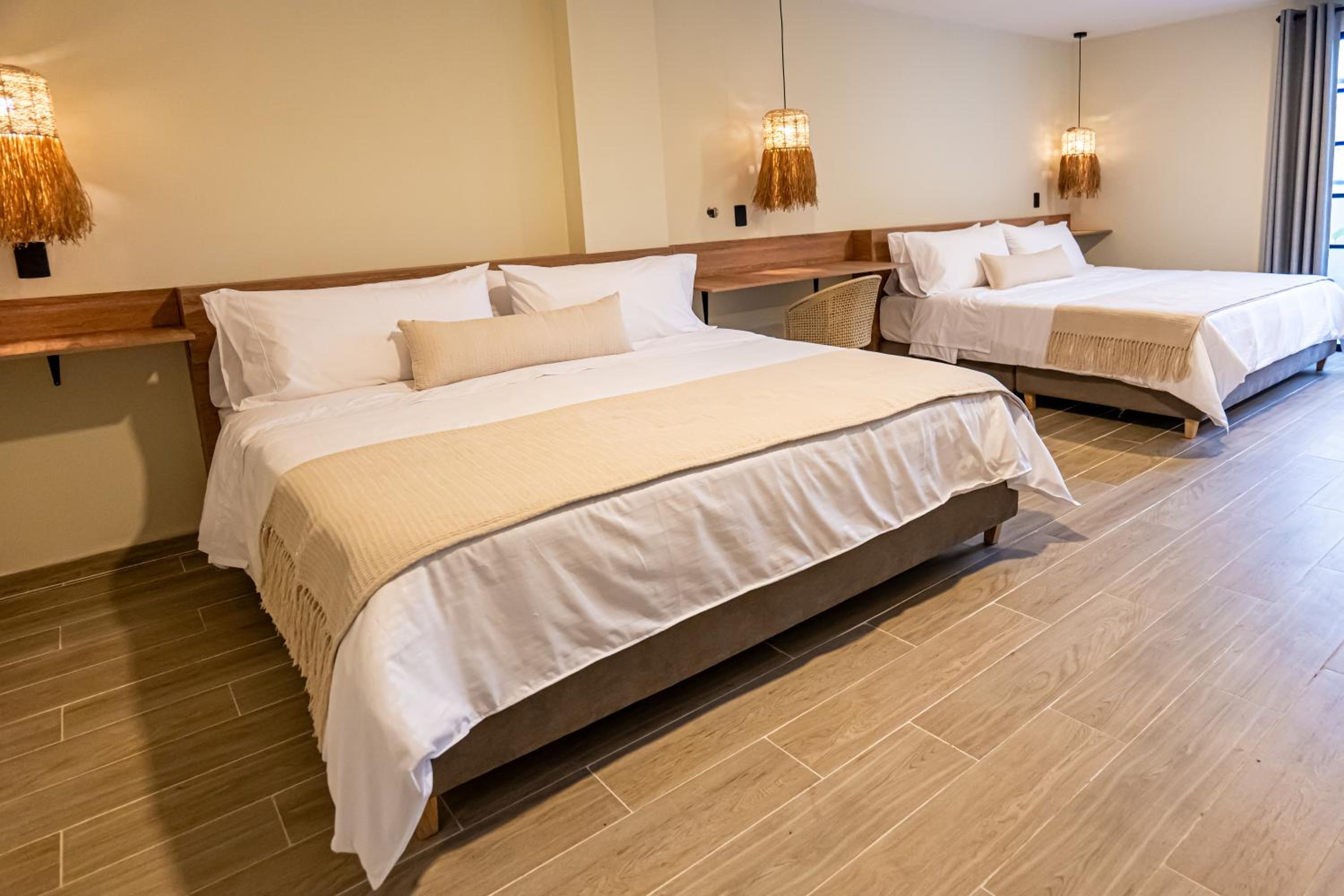King Room with Two King Beds photo 1
