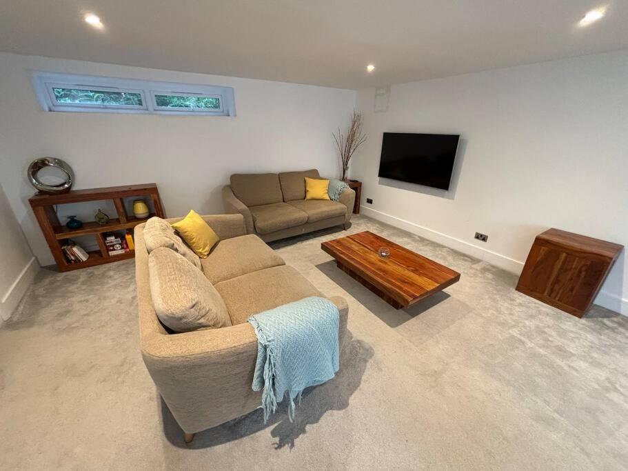 Three-Bedroom House photo 1