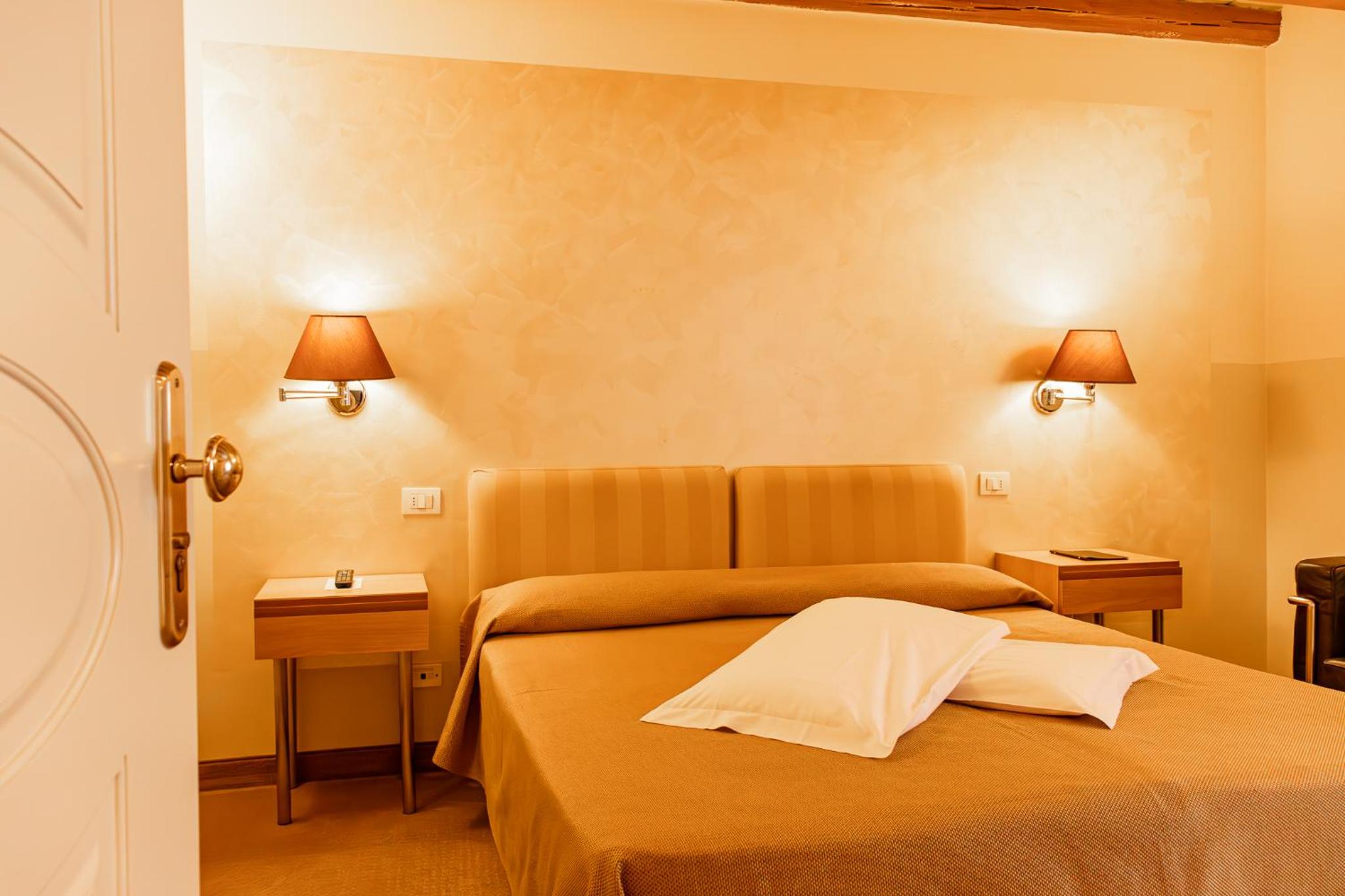 Double or Twin Room photo 1