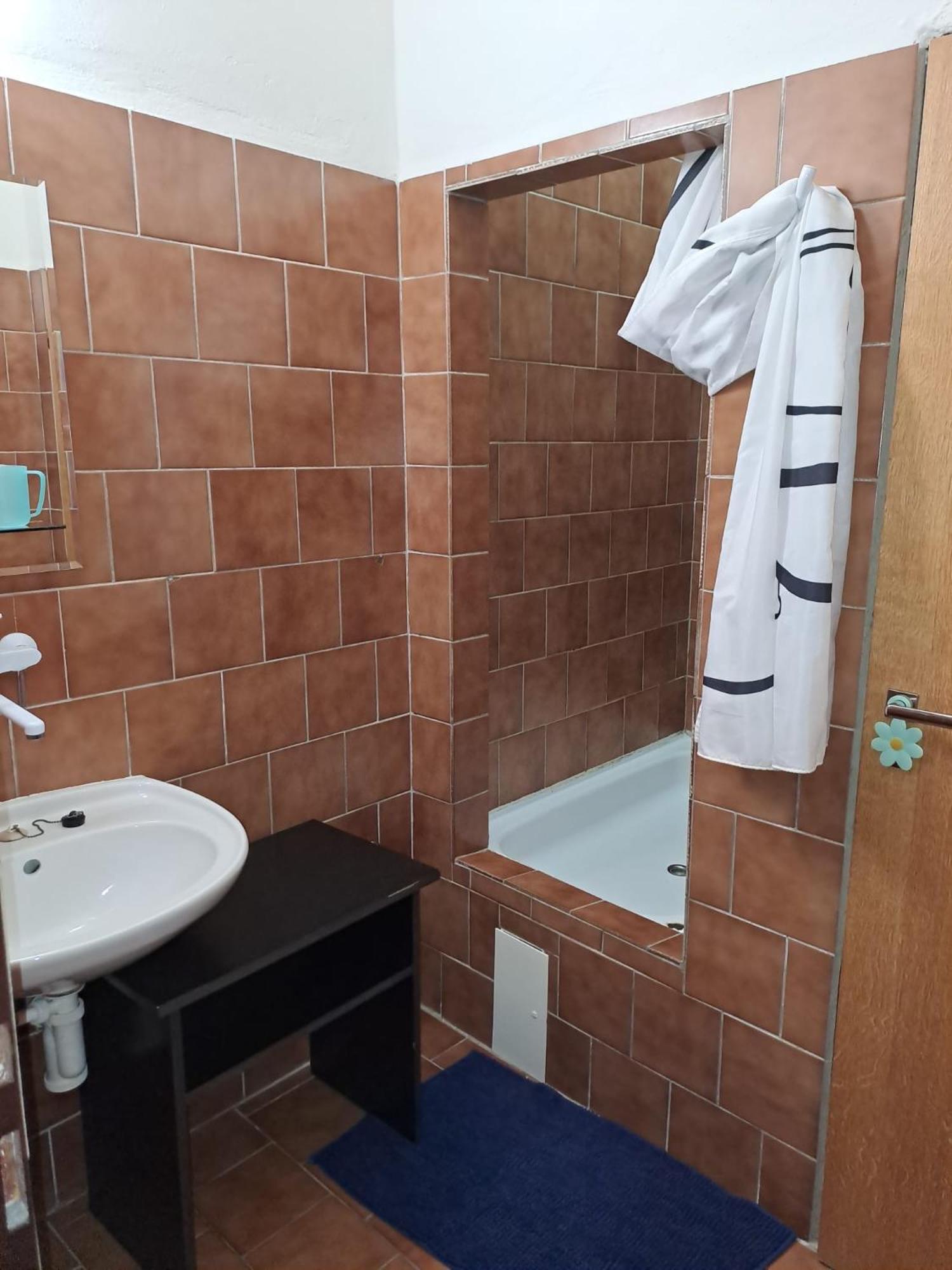 Standard Double or Twin Room photo 2