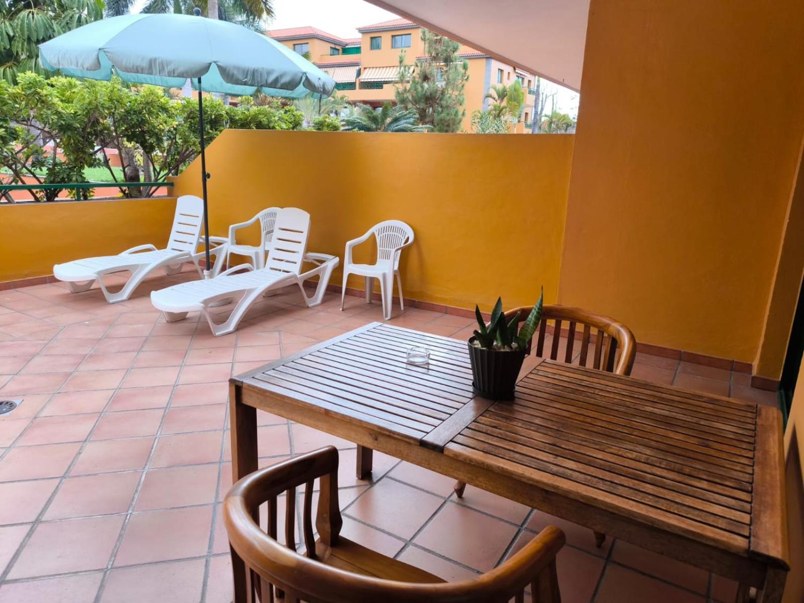 Apartment With Garden View photo 2
