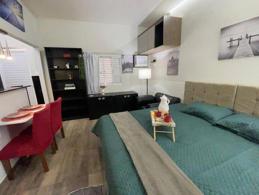 One-Bedroom Apartment photo 1