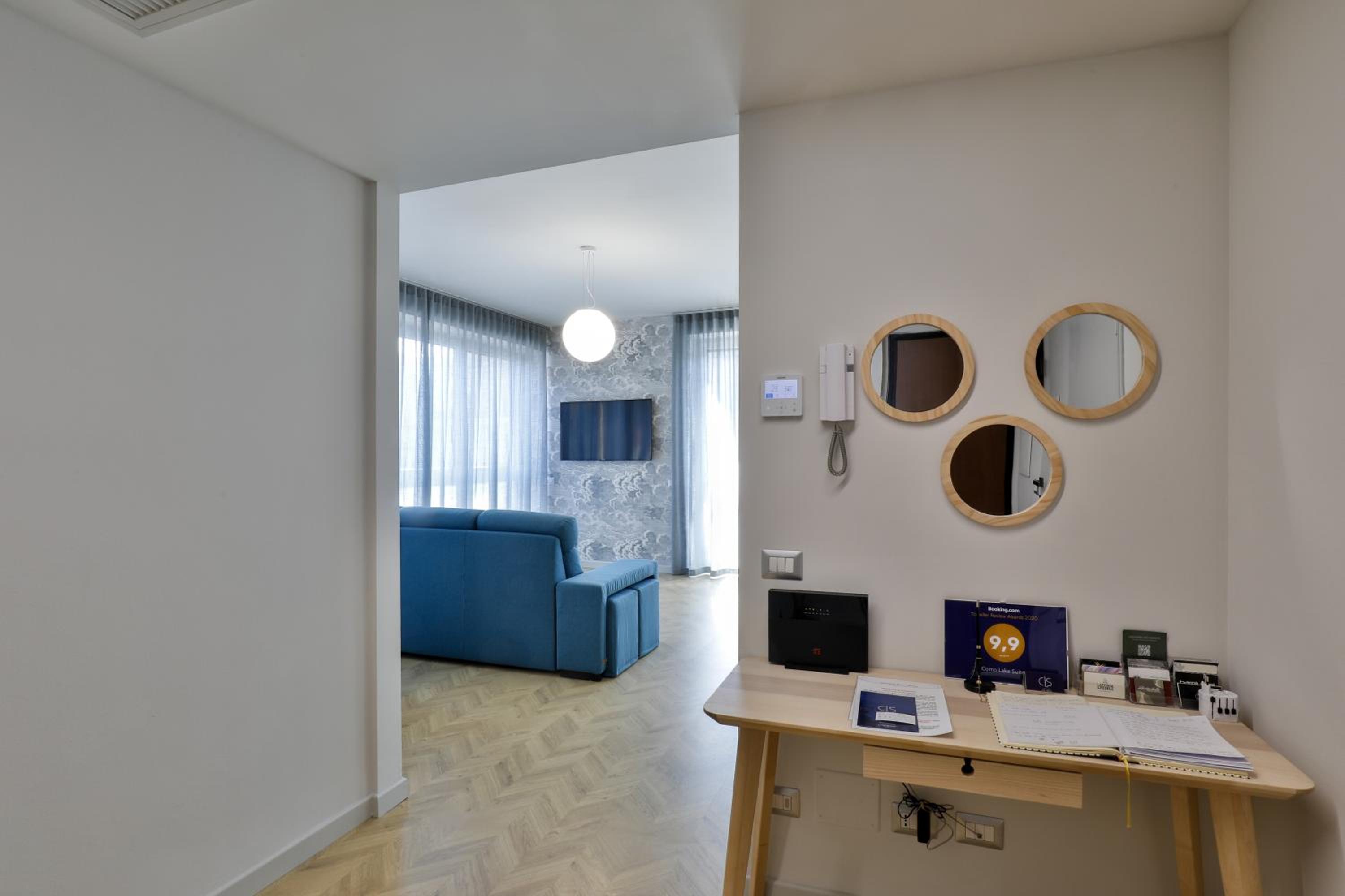 Three-Bedroom Apartment with Lake View