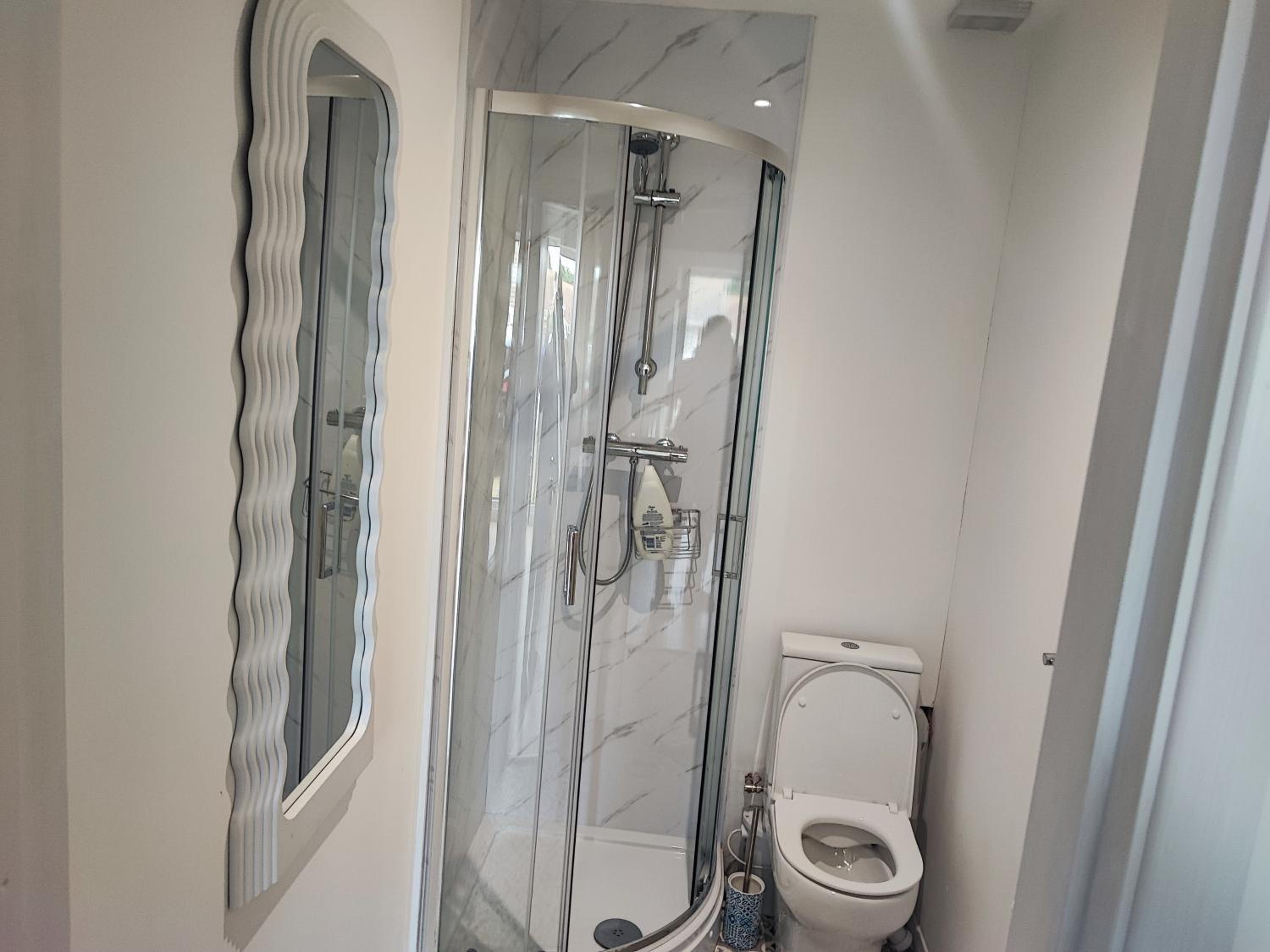 Double or Twin Room with Private Bathroom photo 2