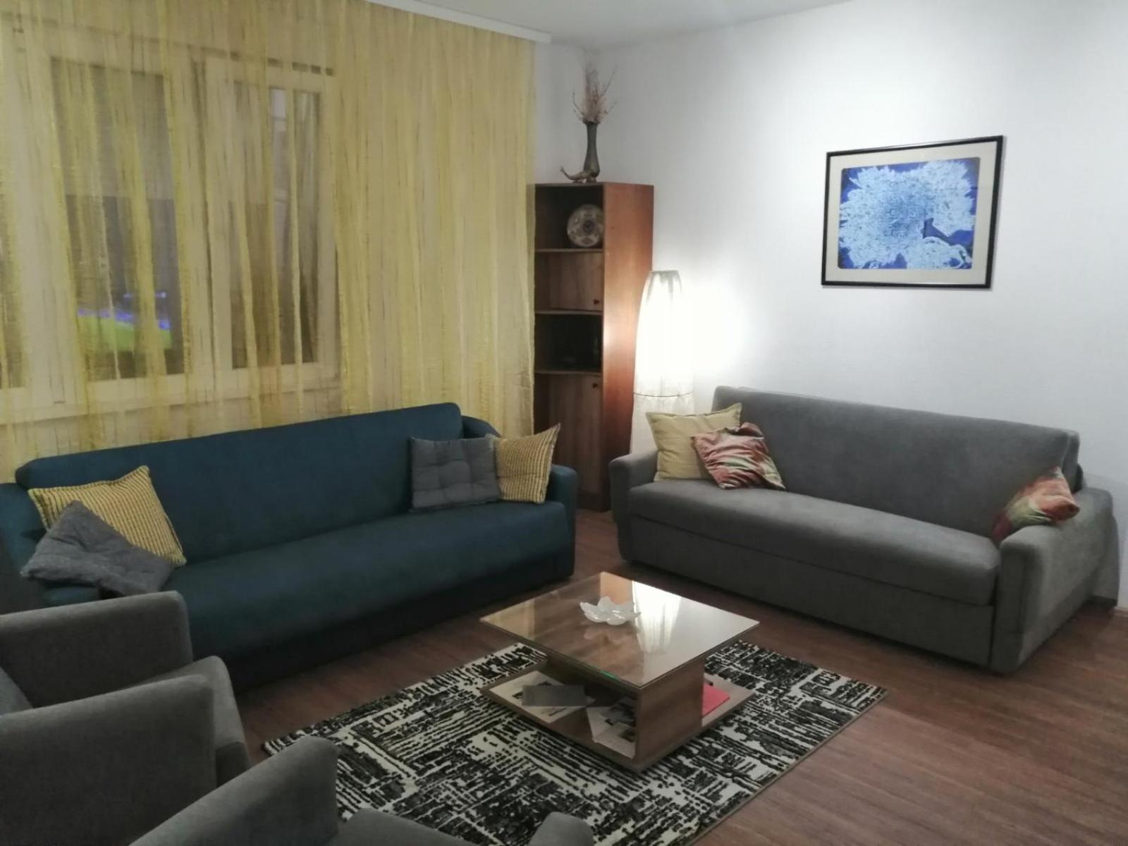 One-Bedroom Apartment photo 1