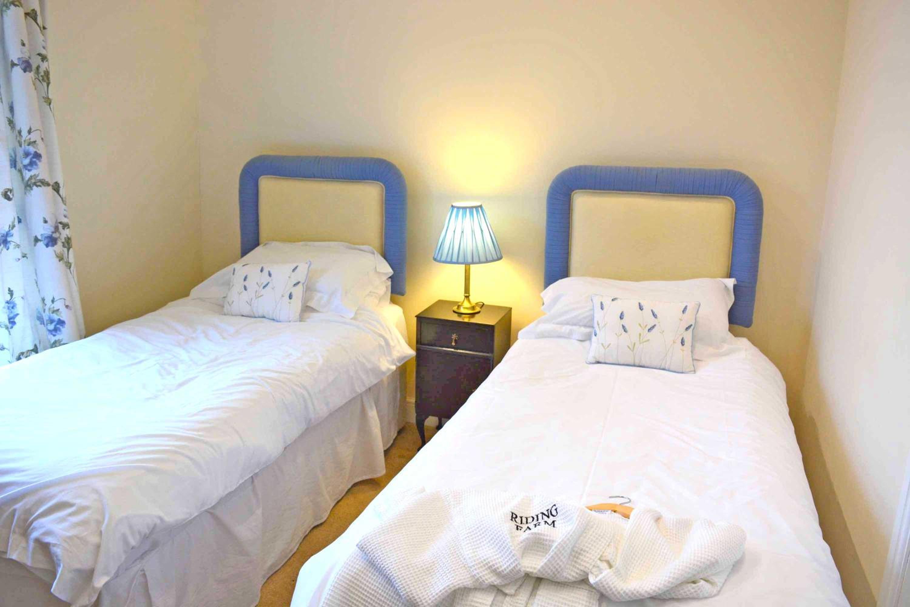 Basic Triple Room photo 1