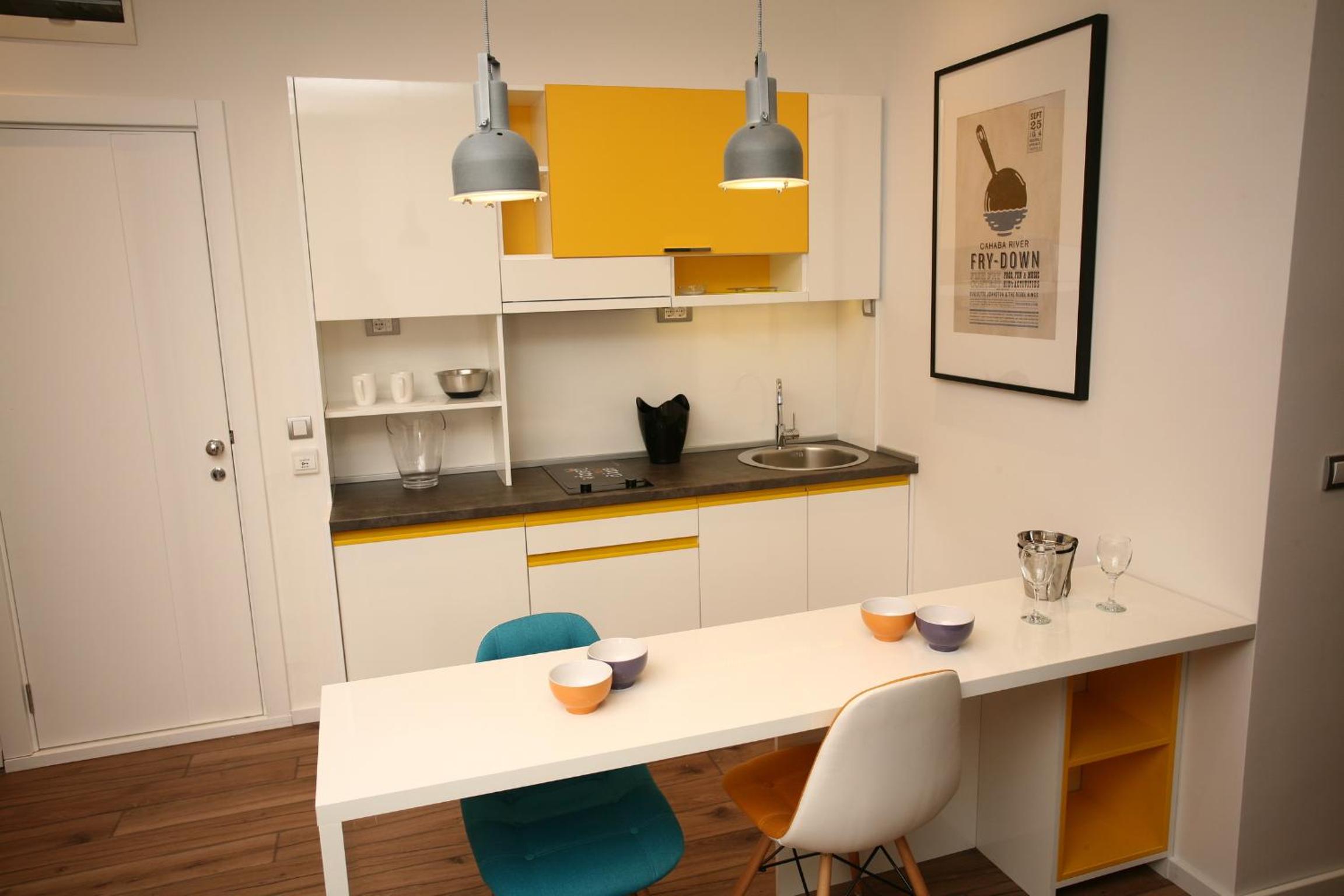 Studio Apartment - Photo 8