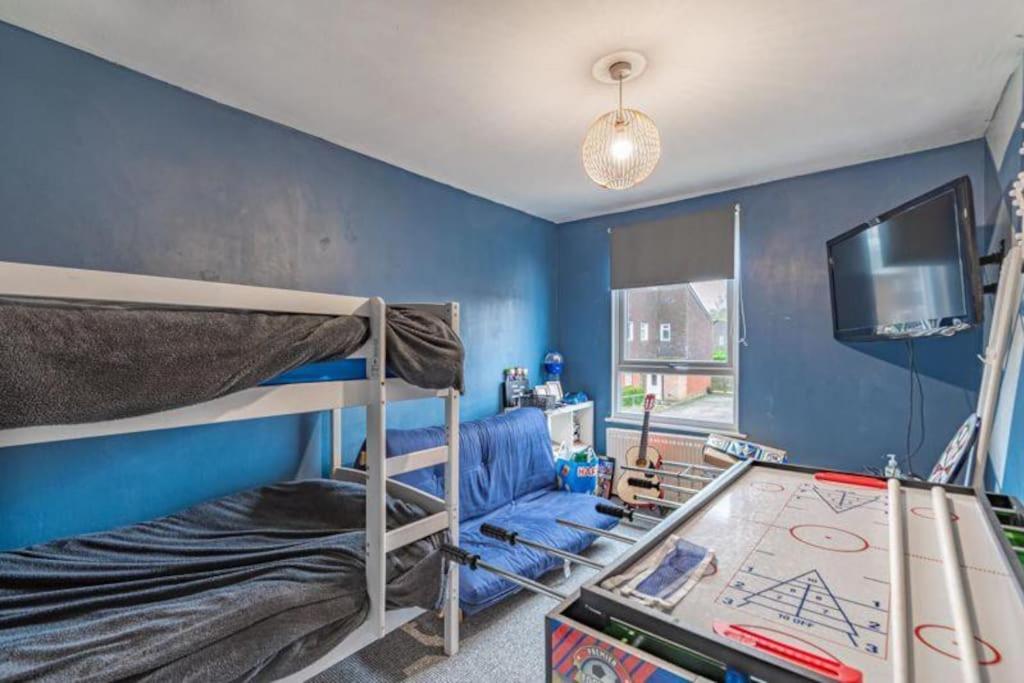 Three-Bedroom House photo 1
