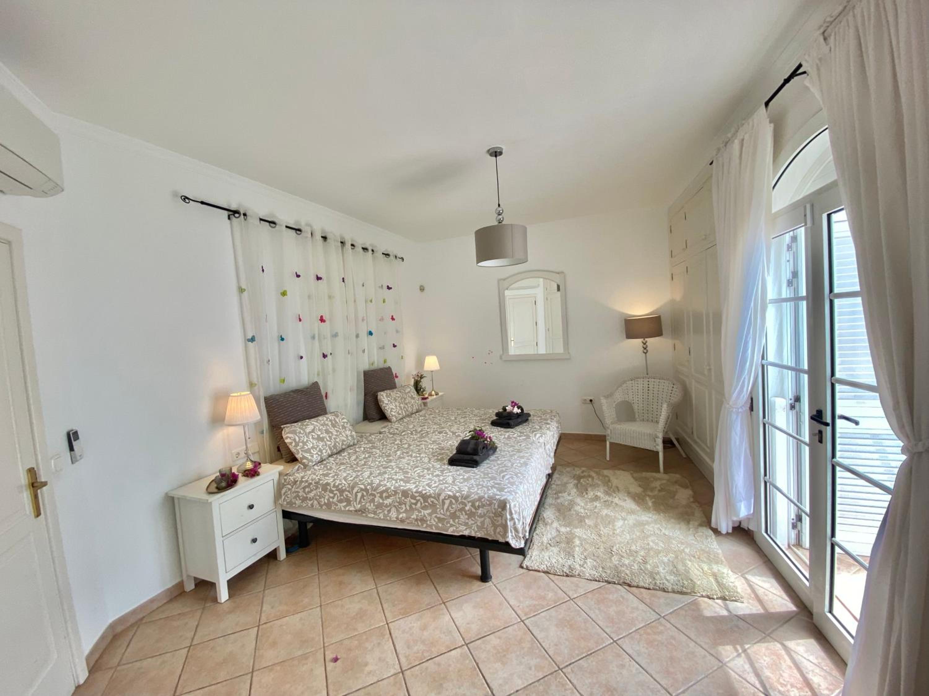 Villa de Tres Habitaciones