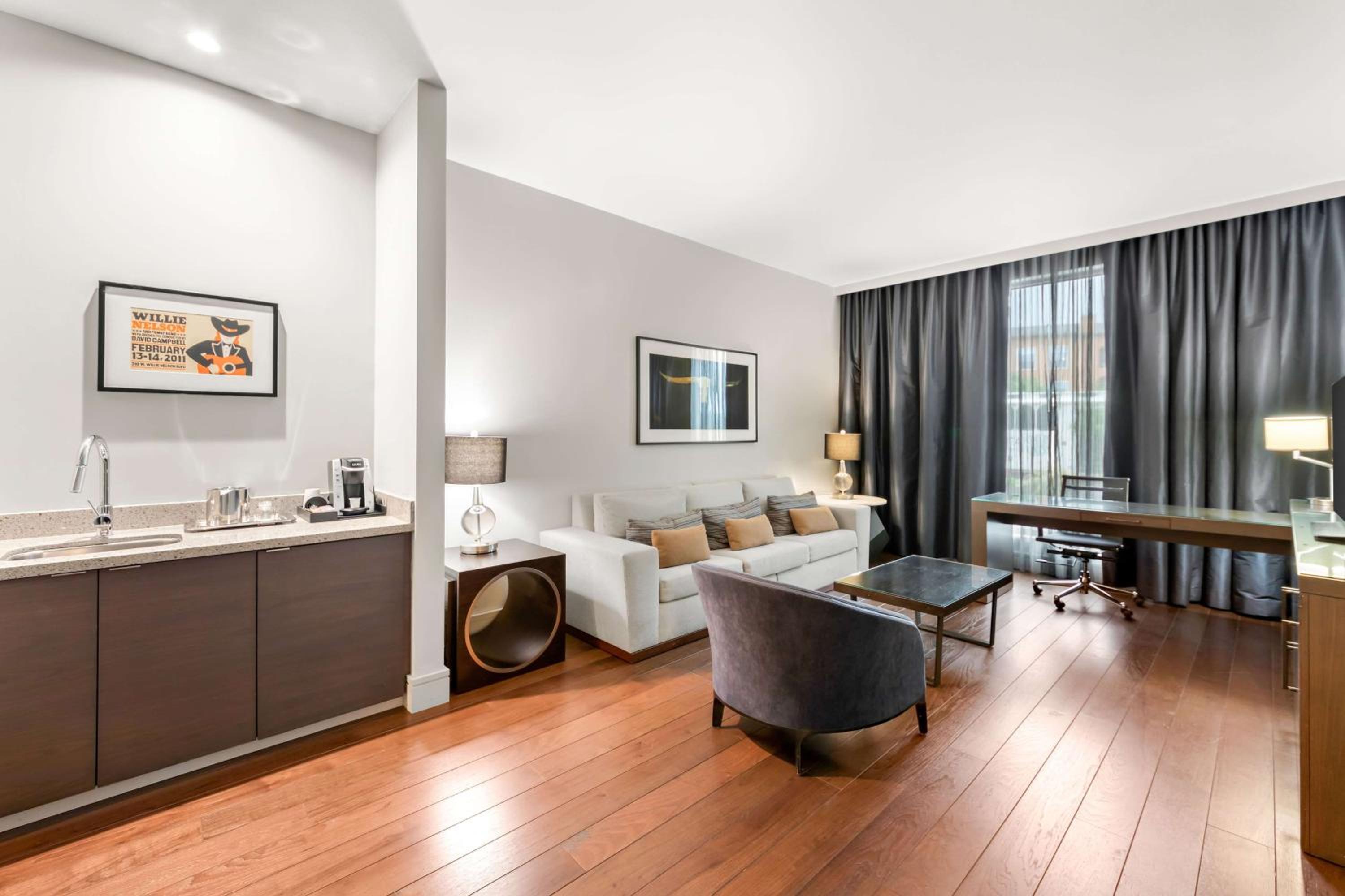 King Parlor with Murphy Bed