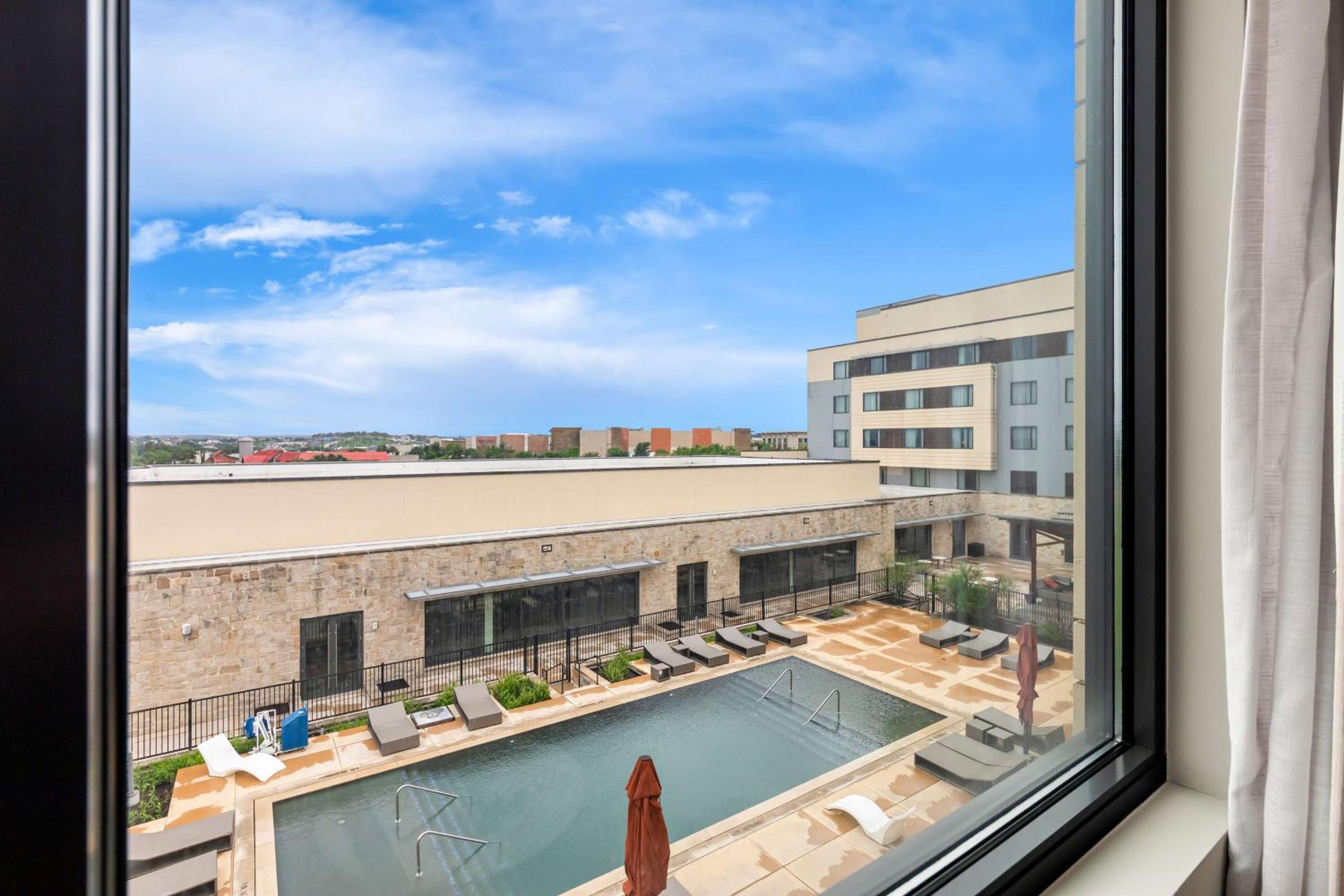Deluxe Two Queens with Pool View