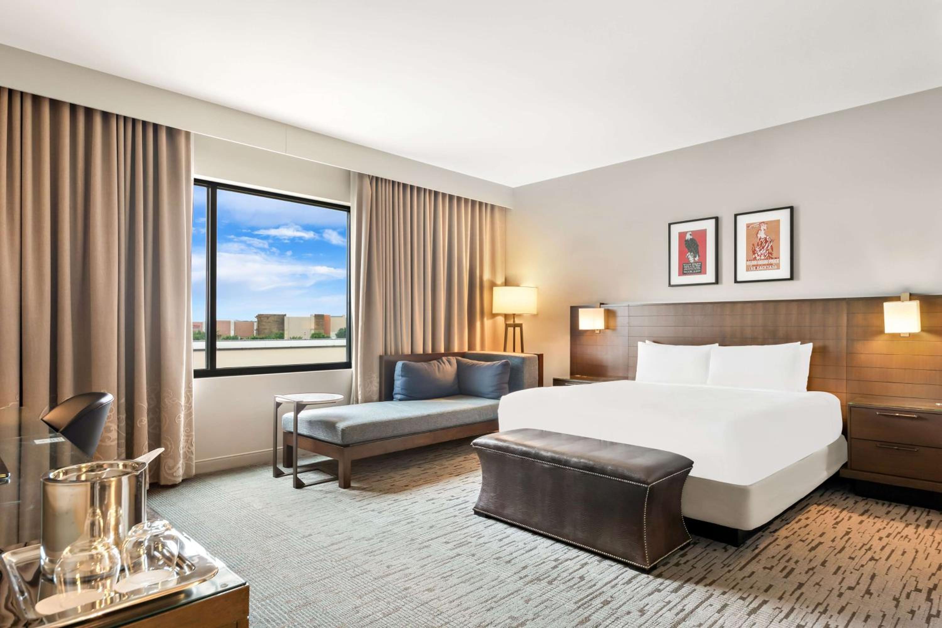 Preferred Corner King Room