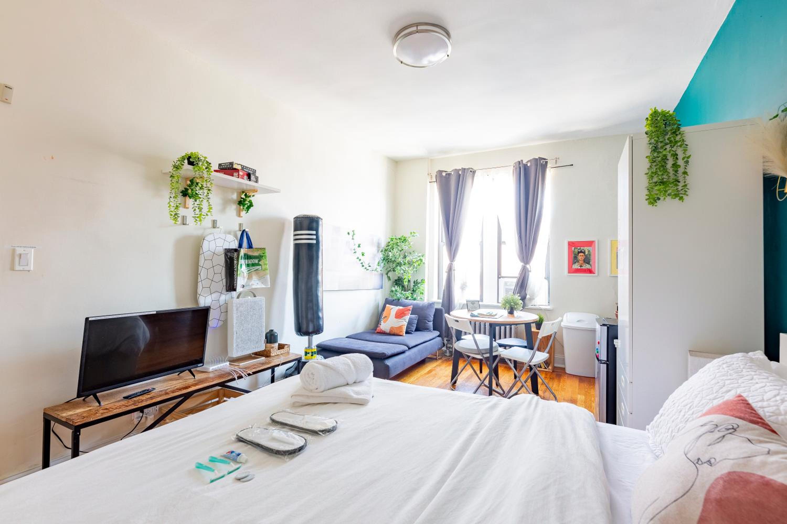 One-Bedroom Apartment photo 2