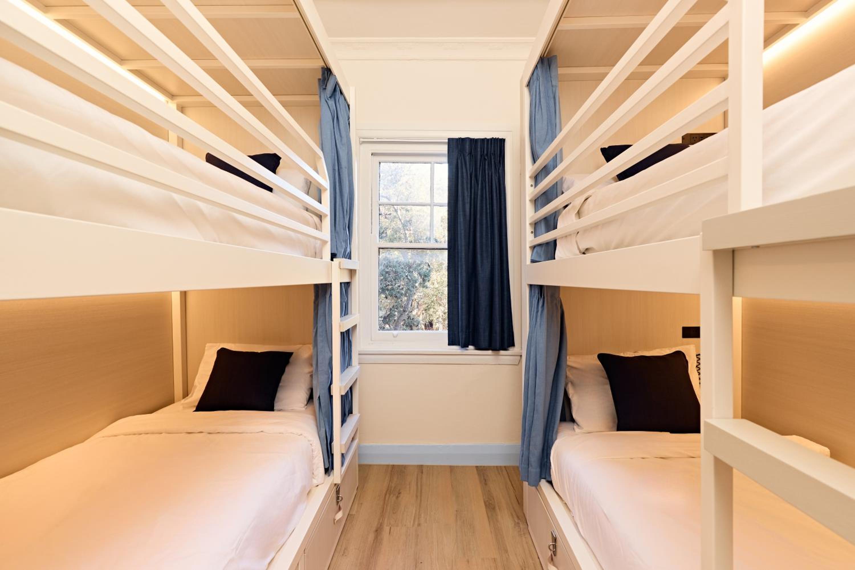 Bed in Premium 4 Bed Female Ensuite Dorm photo 1