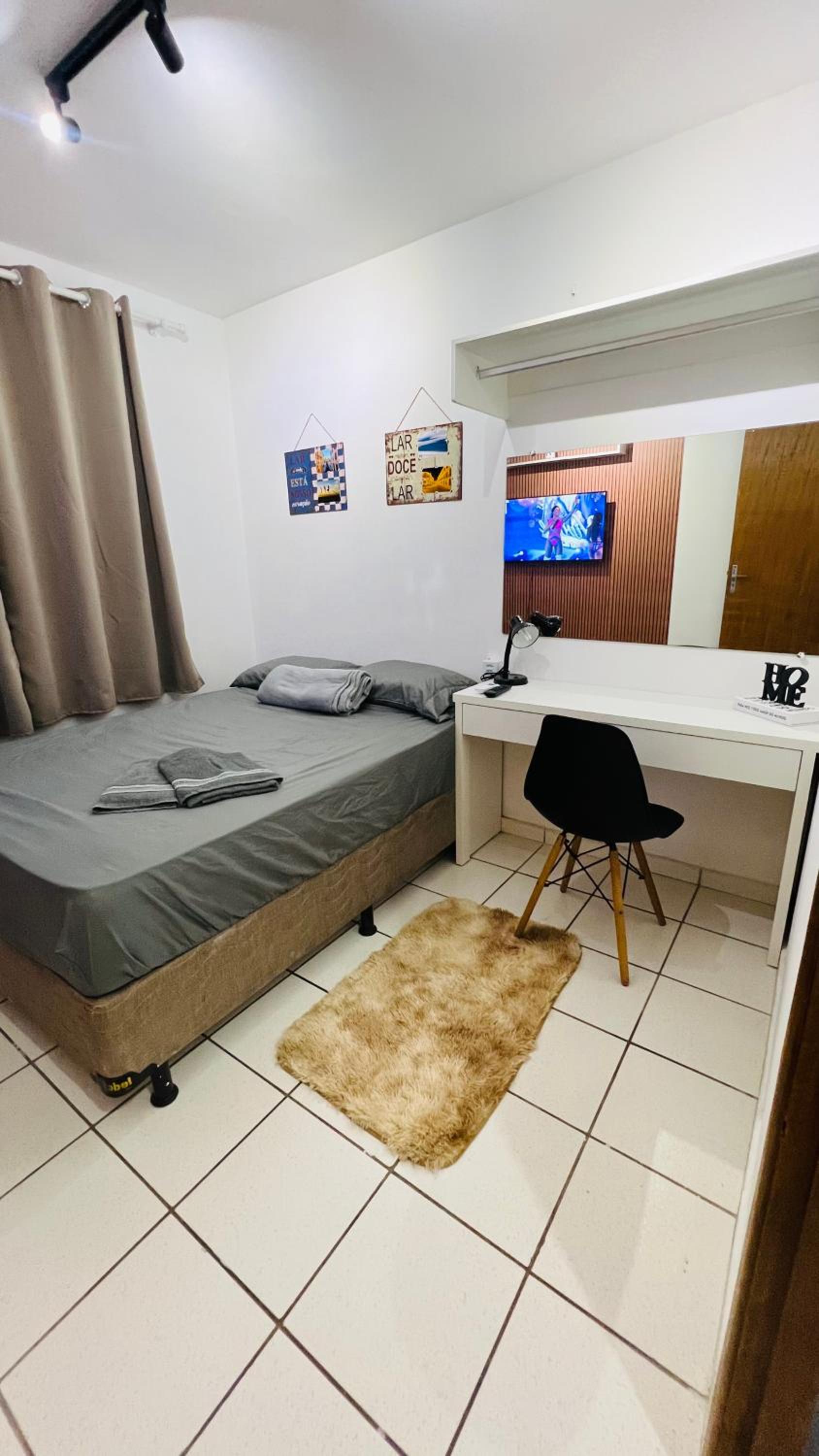 One-Bedroom Apartment photo 3