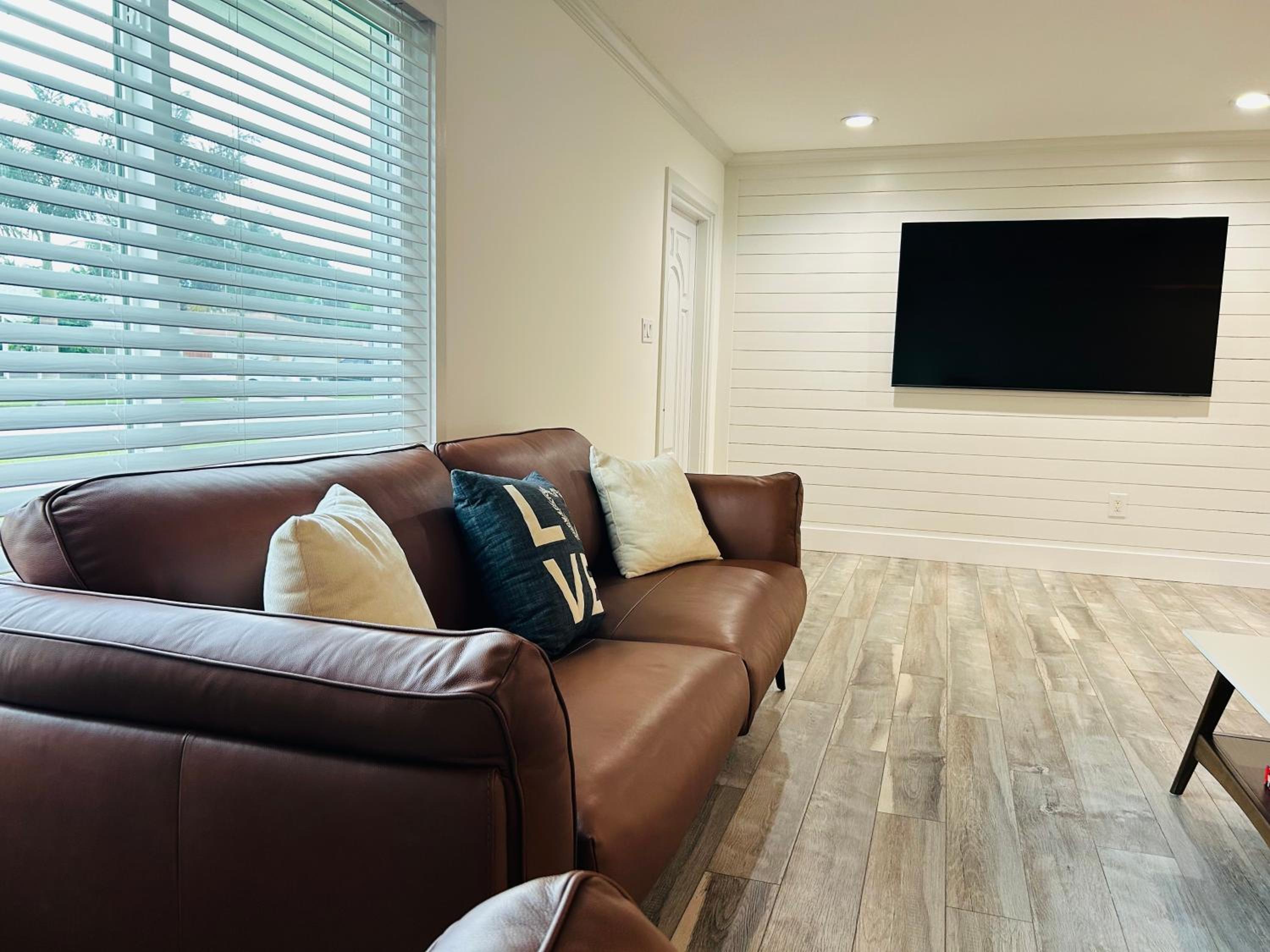 Three-Bedroom House photo 2
