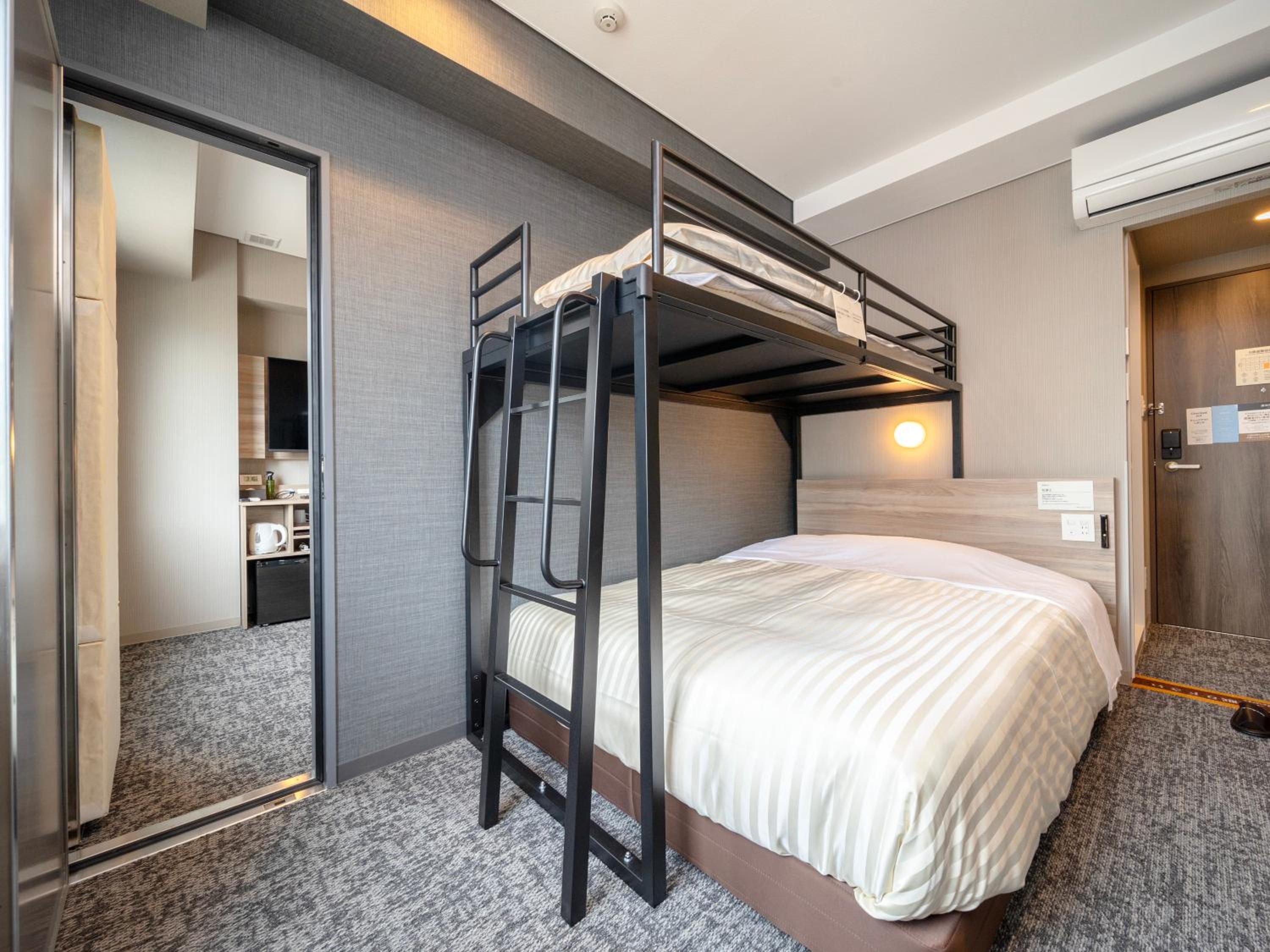 Twin Room with Bunk Bed photo 1