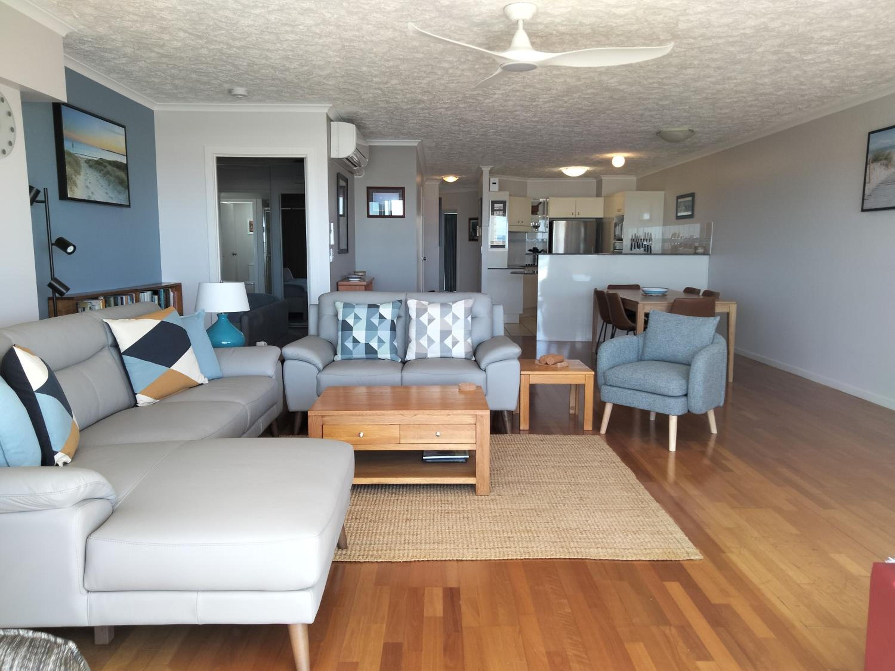 Three-Bedroom Apartment with Sea View photo 1