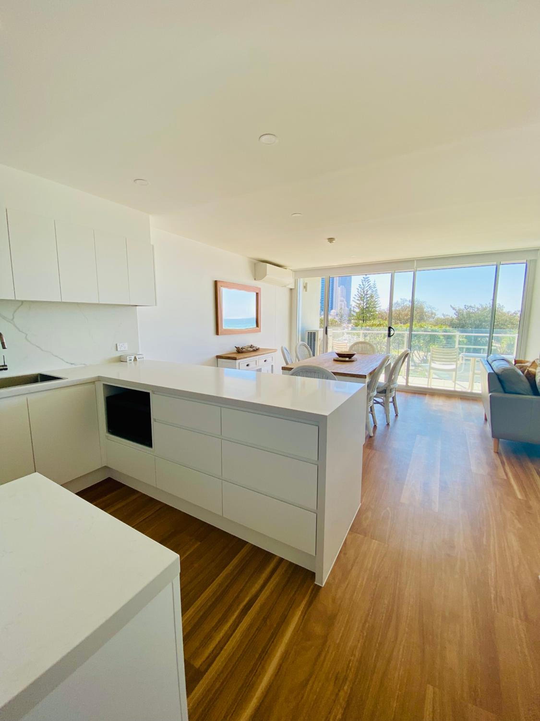 Apartment With Sea View thumbnail 6