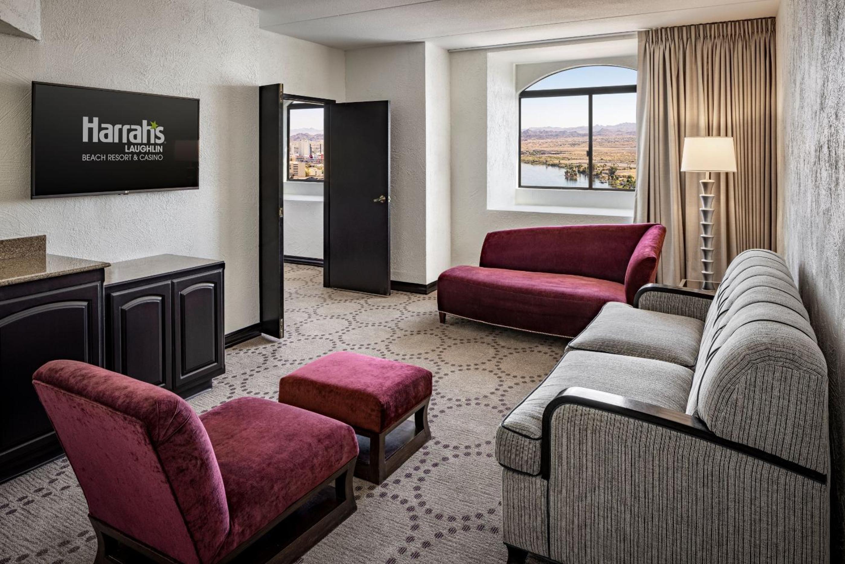 North Tower Vista Suite 2 Doubles Non Smoking (Newly Renovated)  - Photo 5