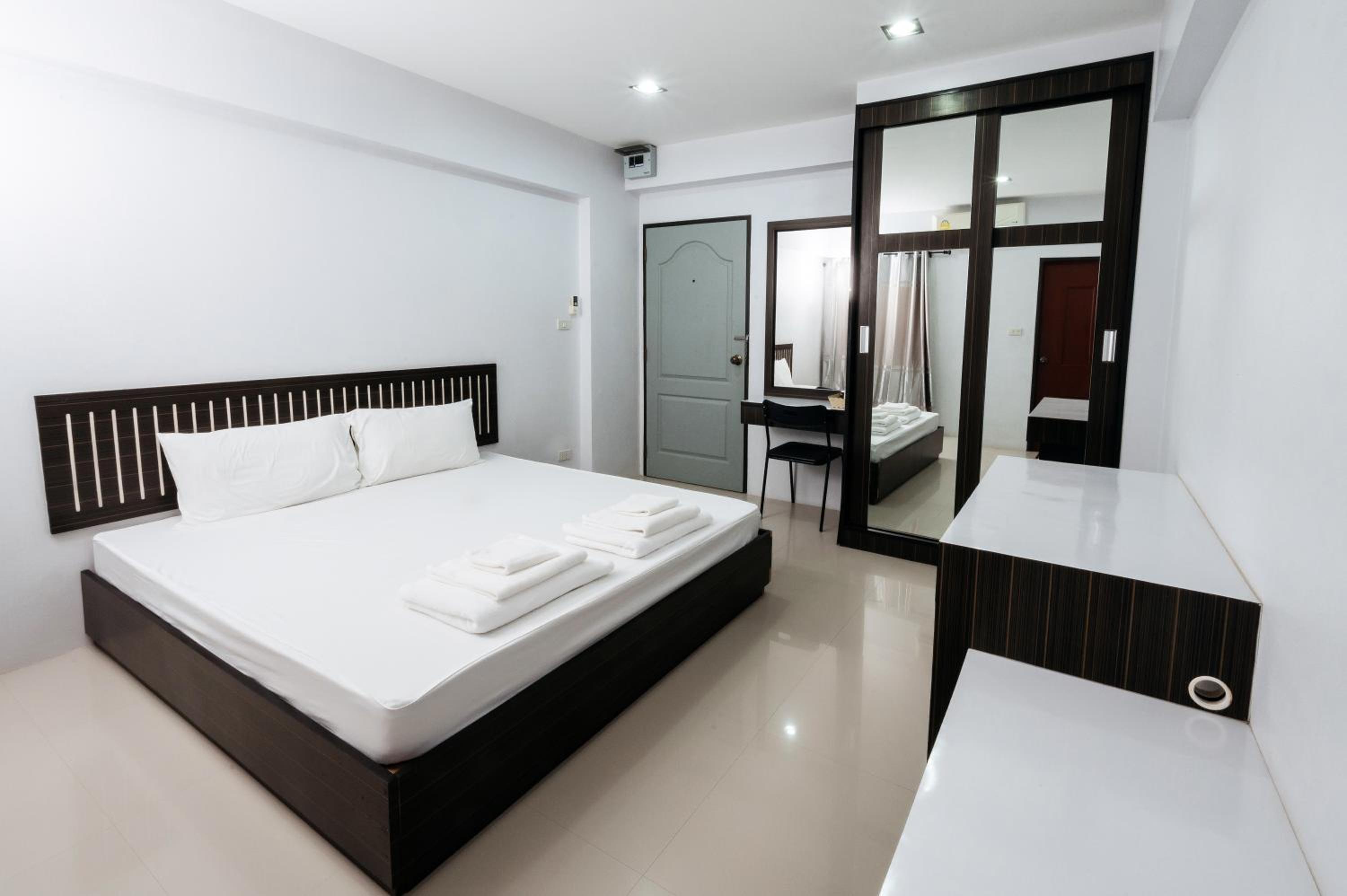 Economy Double Room - Photo 6
