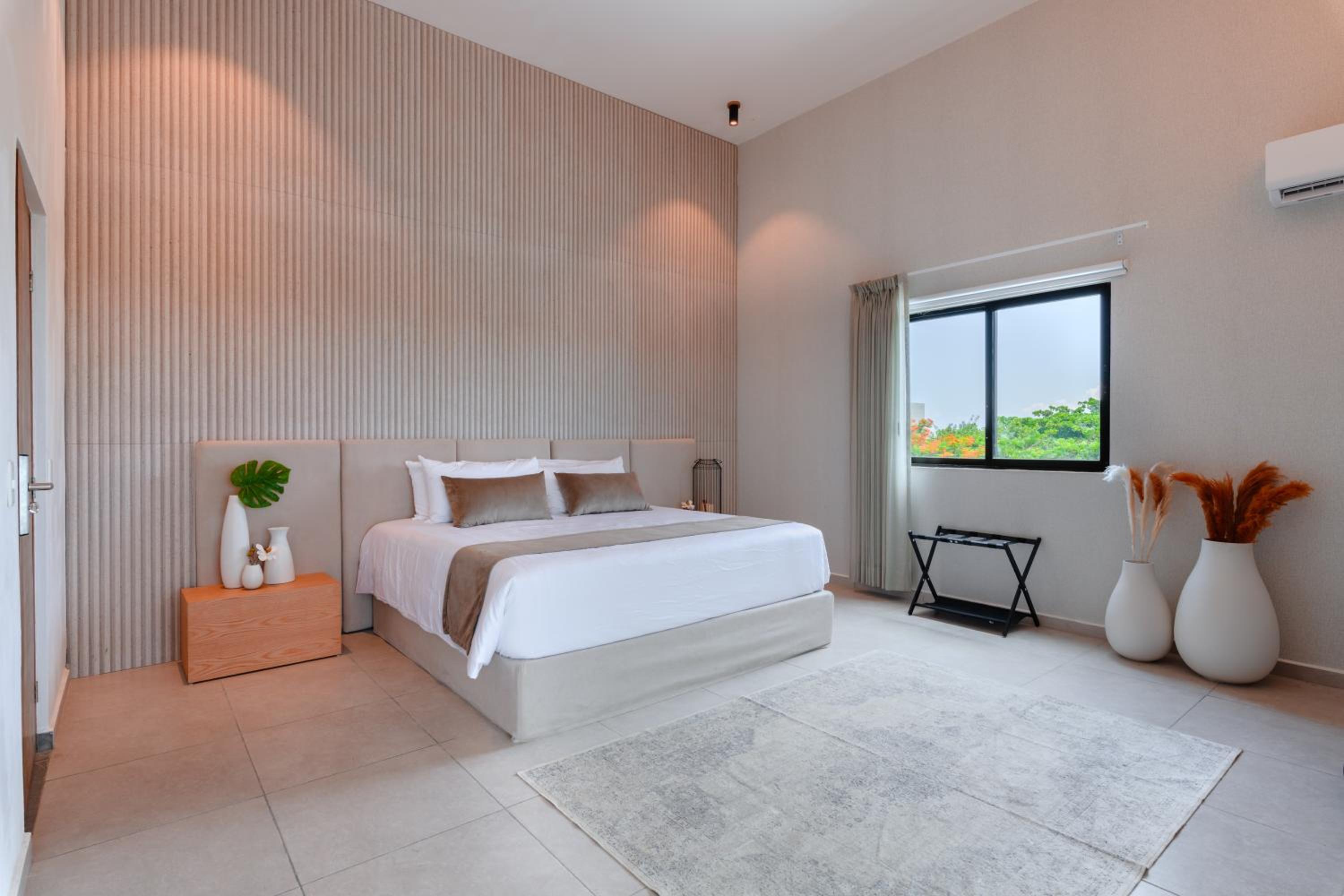 Superior King Suite
