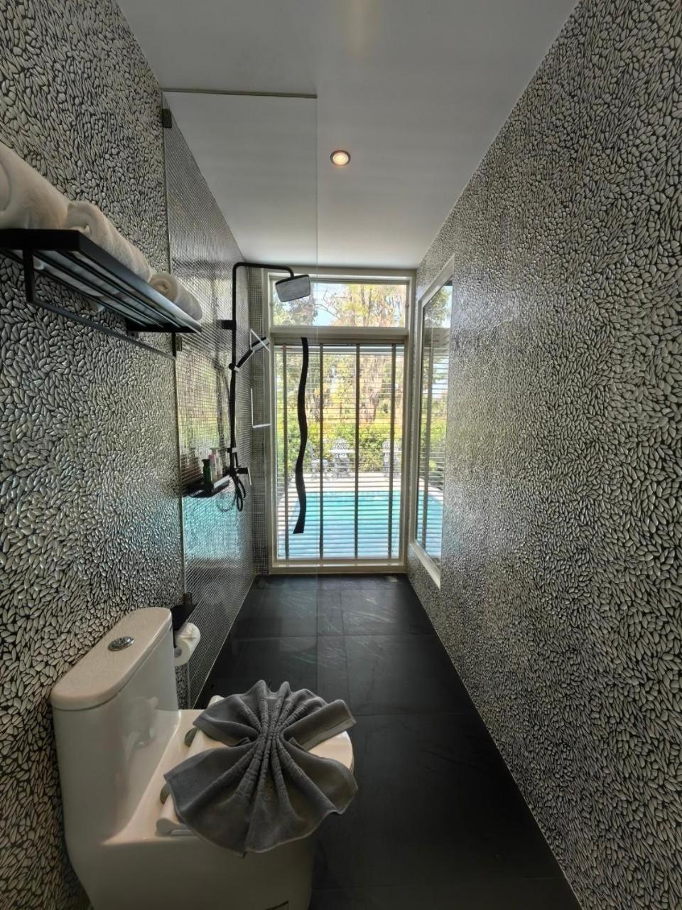 Villa with Private Pool - Photo 10