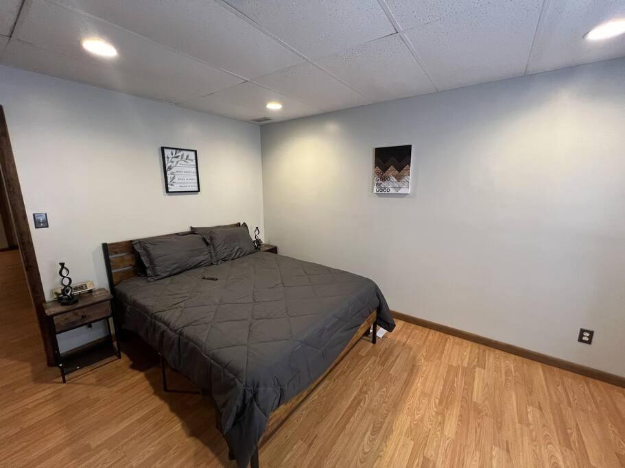 Three-Bedroom Apartment photo 2