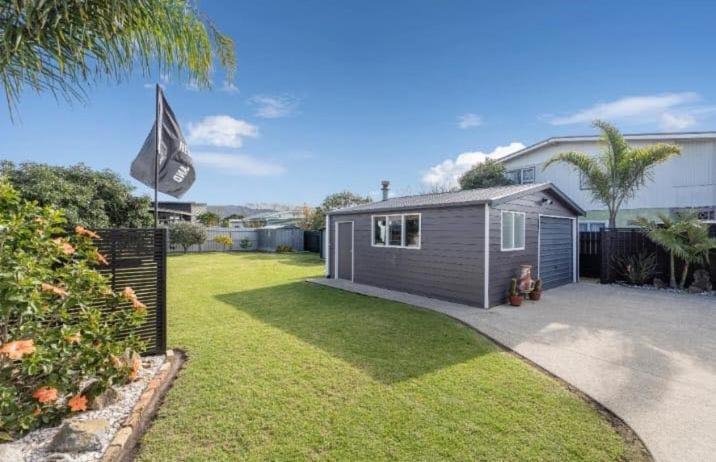 Three-Bedroom House photo 3