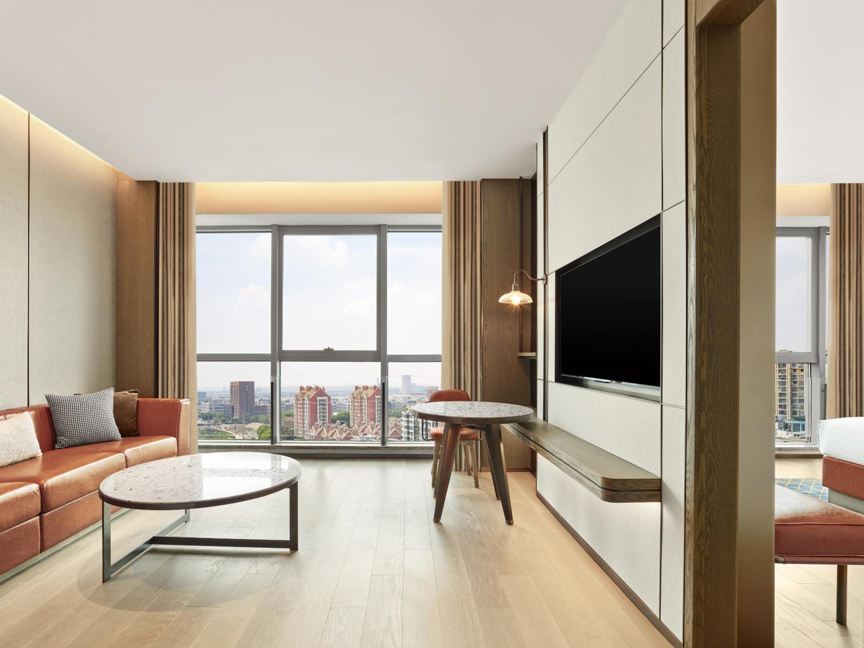 King Suite with City View photo 2