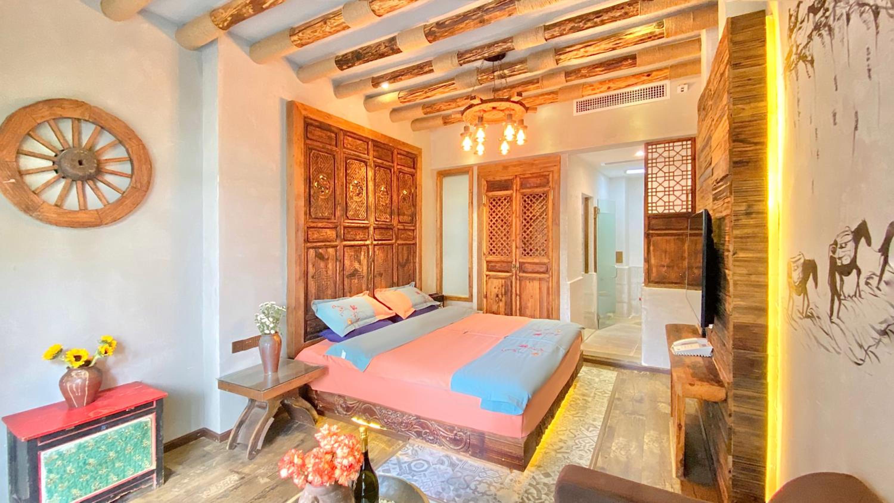Deluxe King Room photo 1