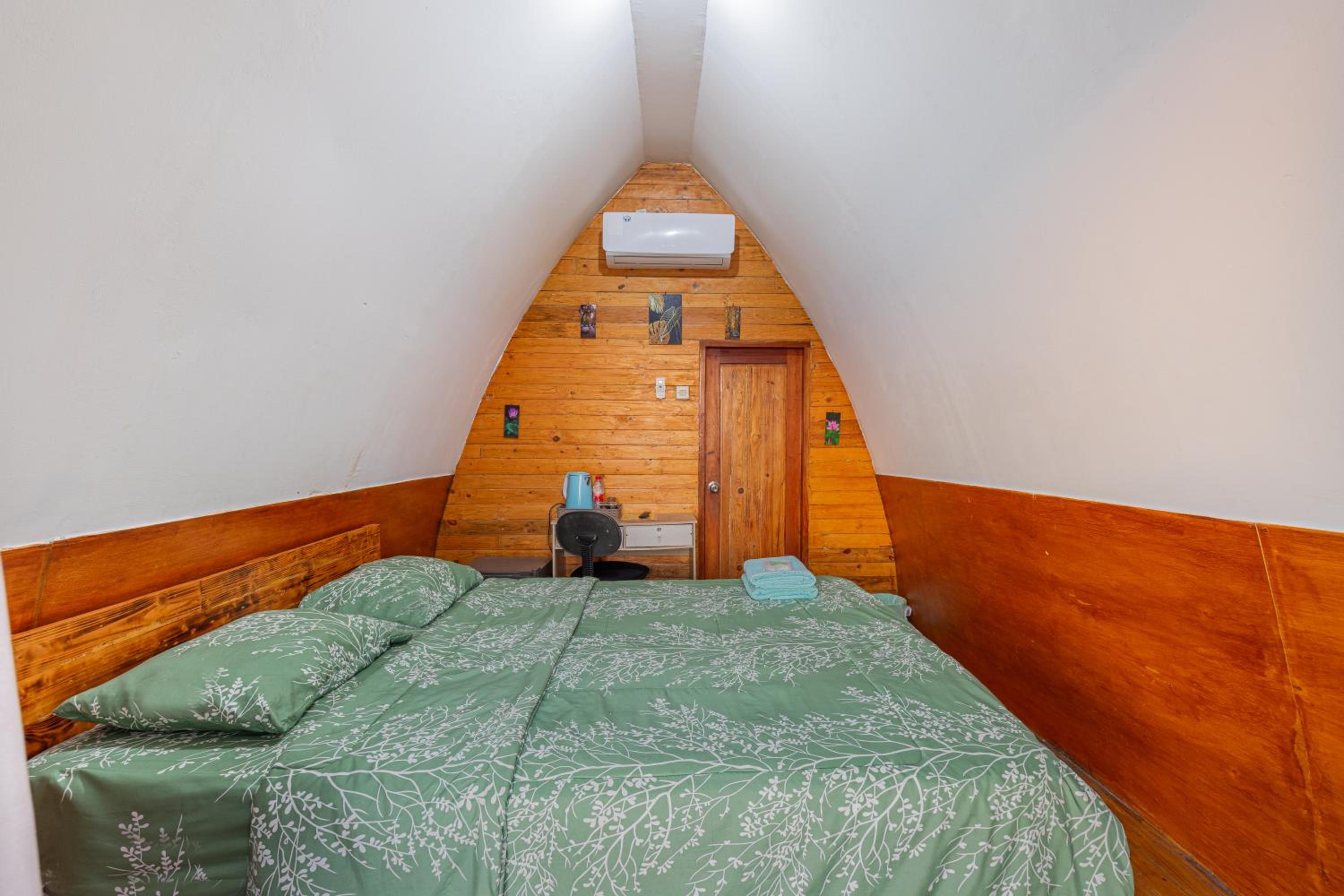 Deluxe Double Room with Balcony and Sea View photo 2