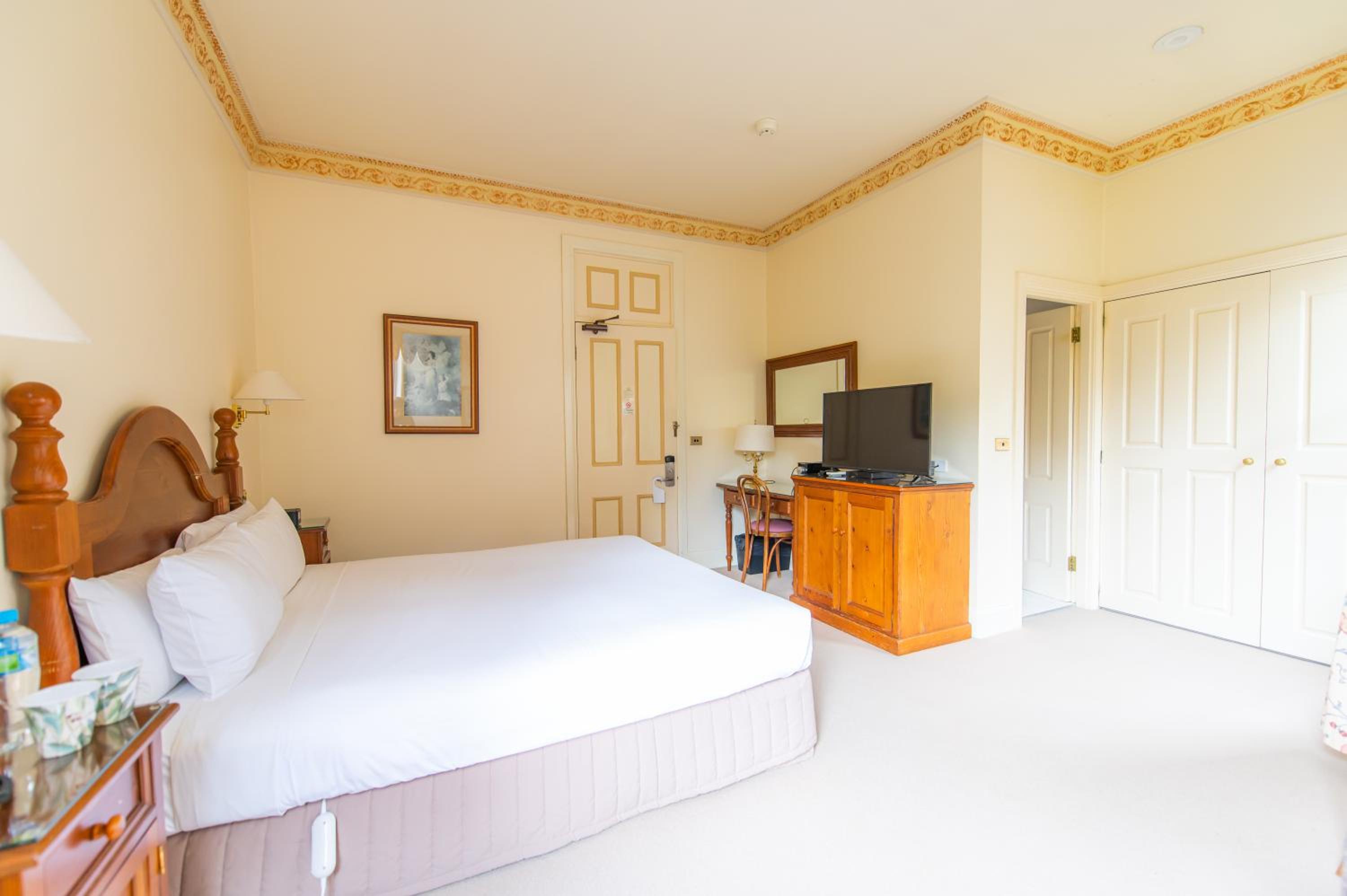 Heritage Room - Photo 1