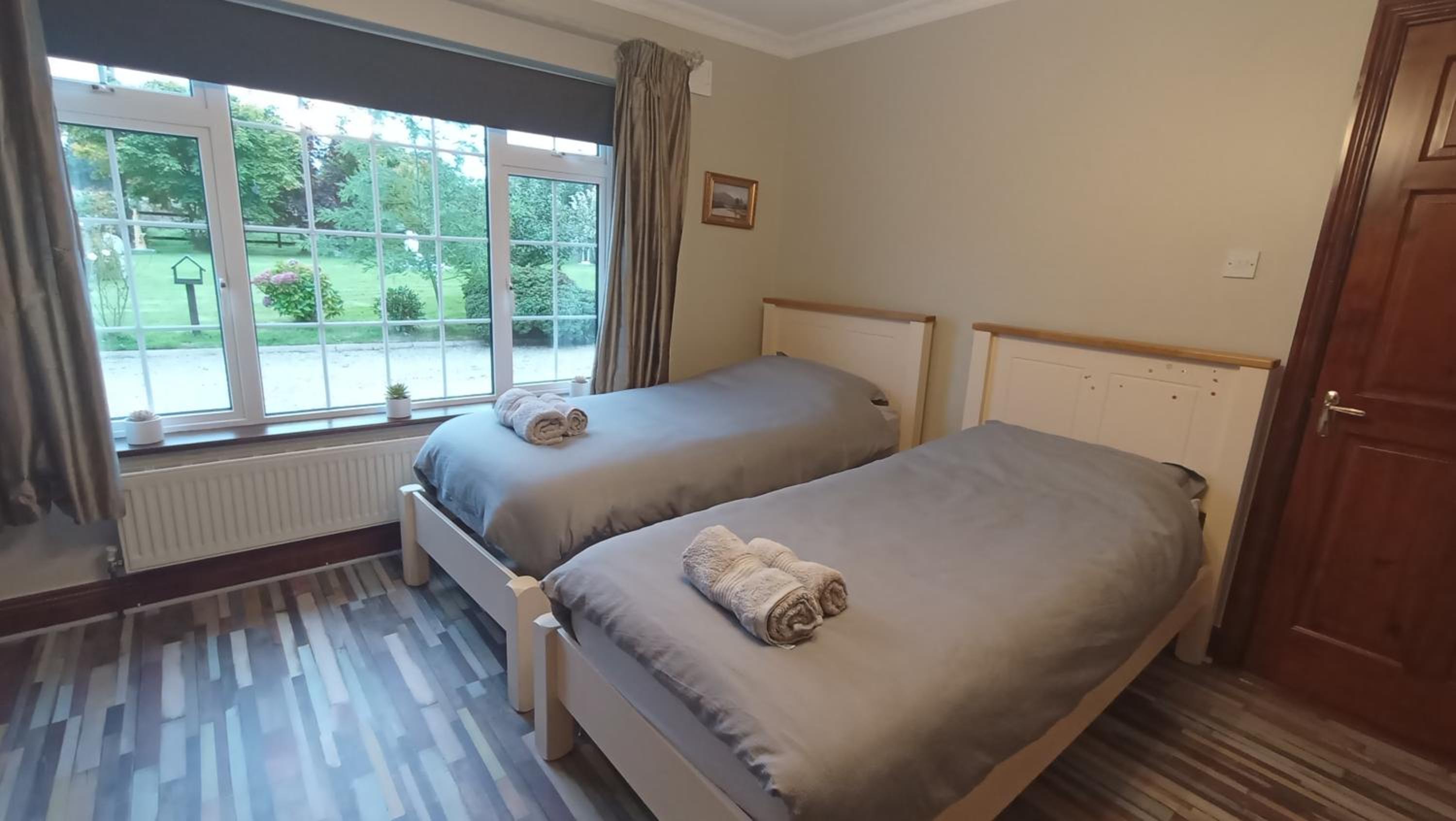 Standard Twin Room with Sofa photo 3