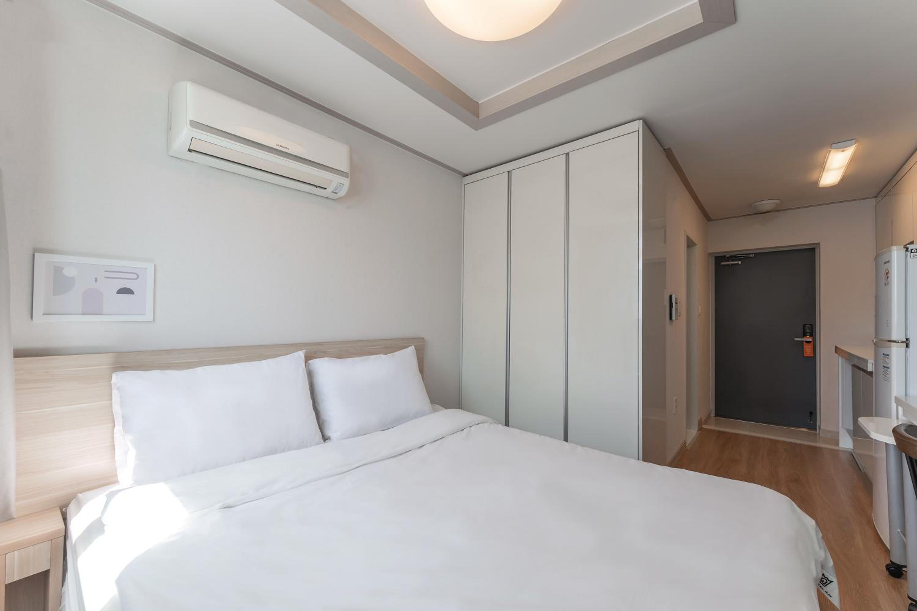 Economy Double Room - Photo 5