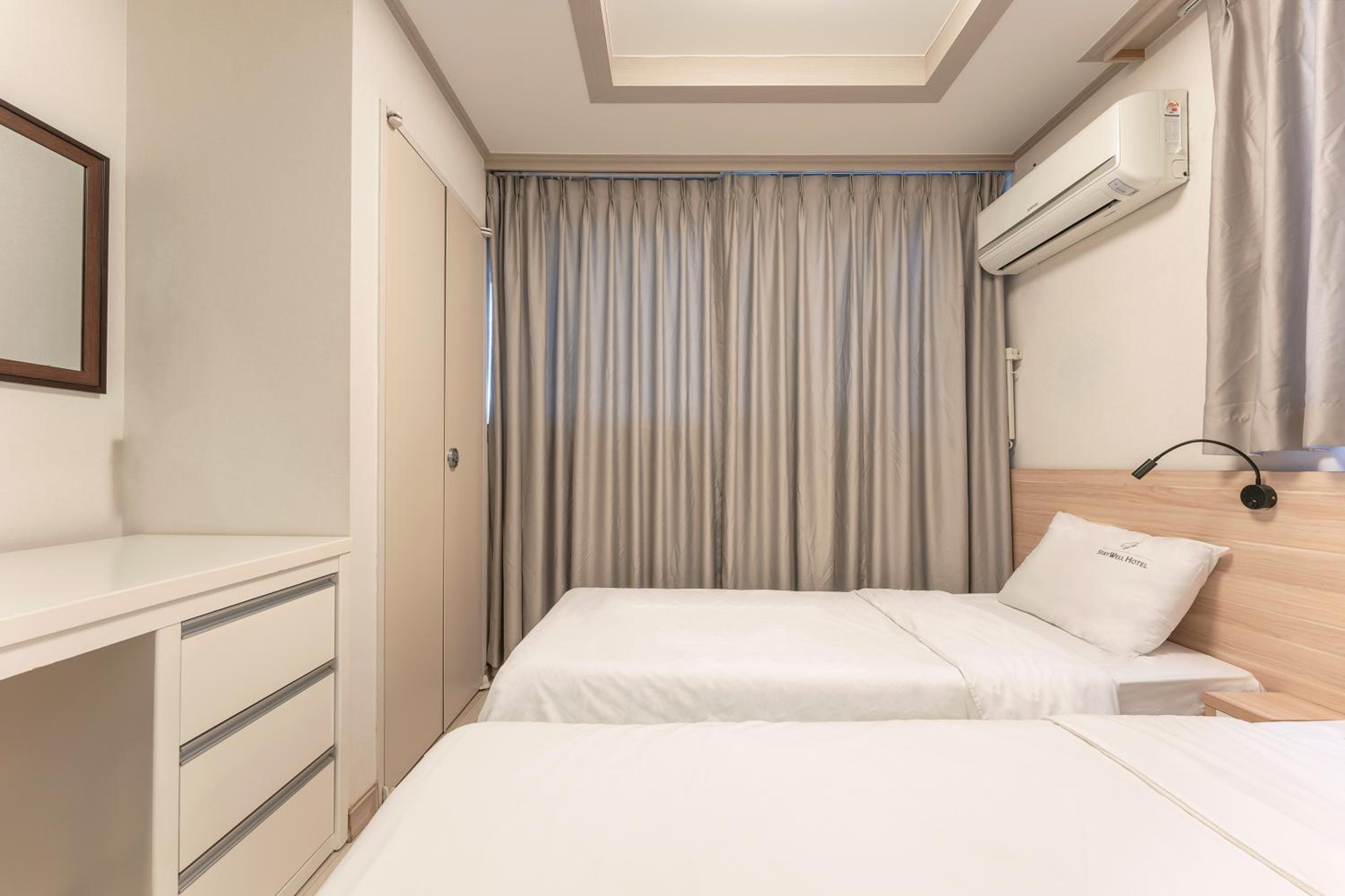 Standard Twin Room - Photo 14