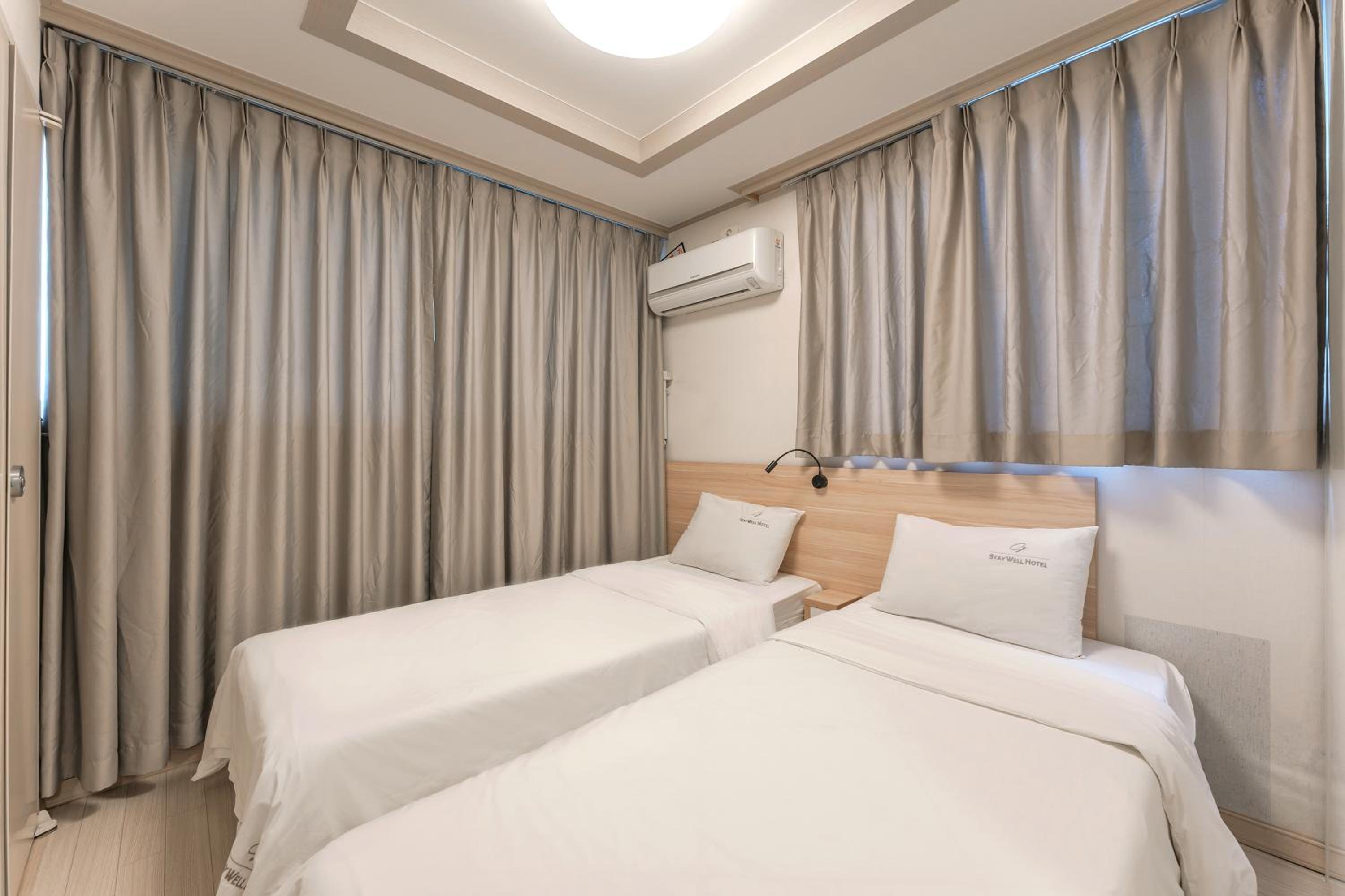 Standard Twin Room - Photo 17