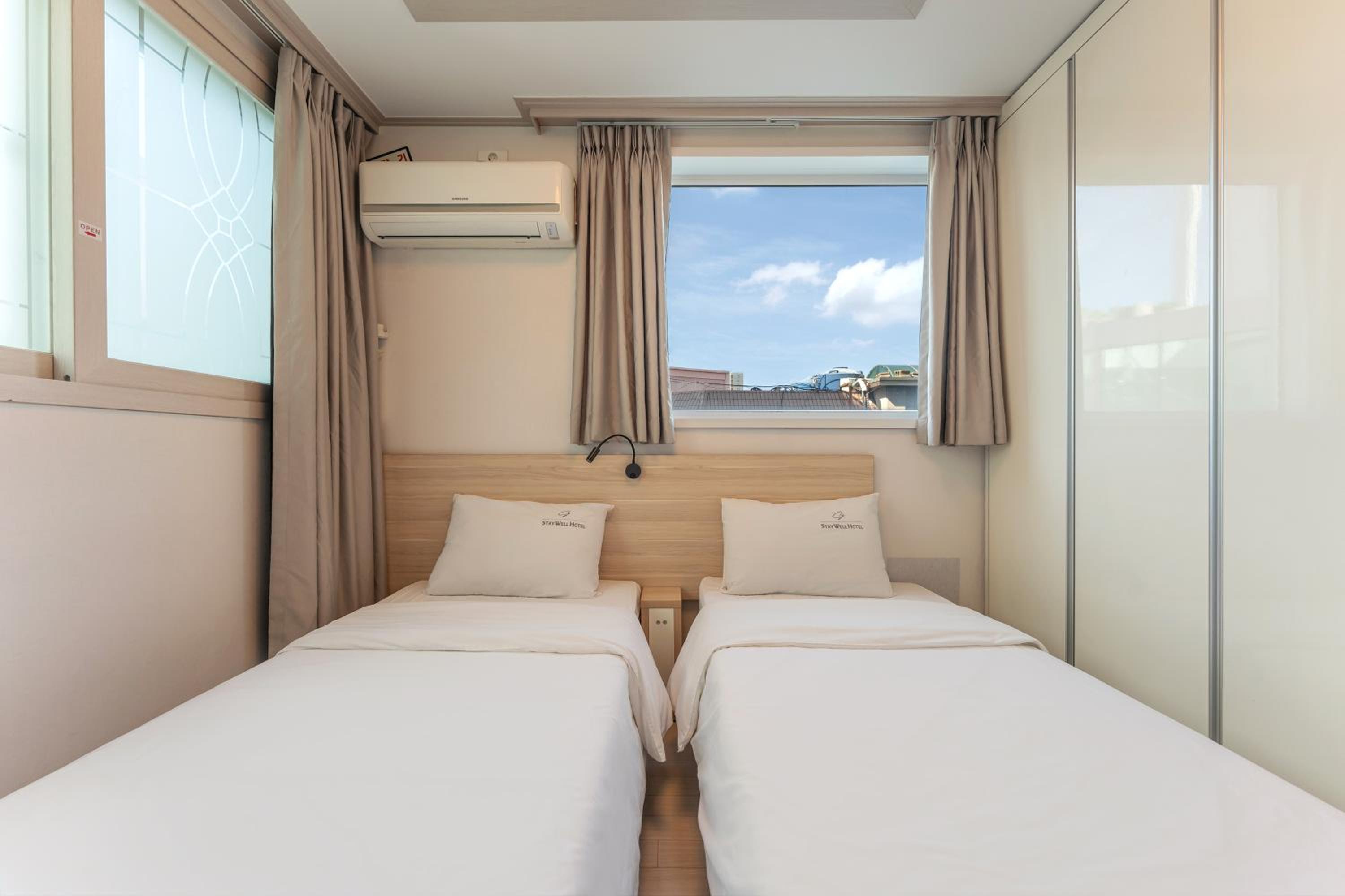 Standard Twin Room - Photo 1