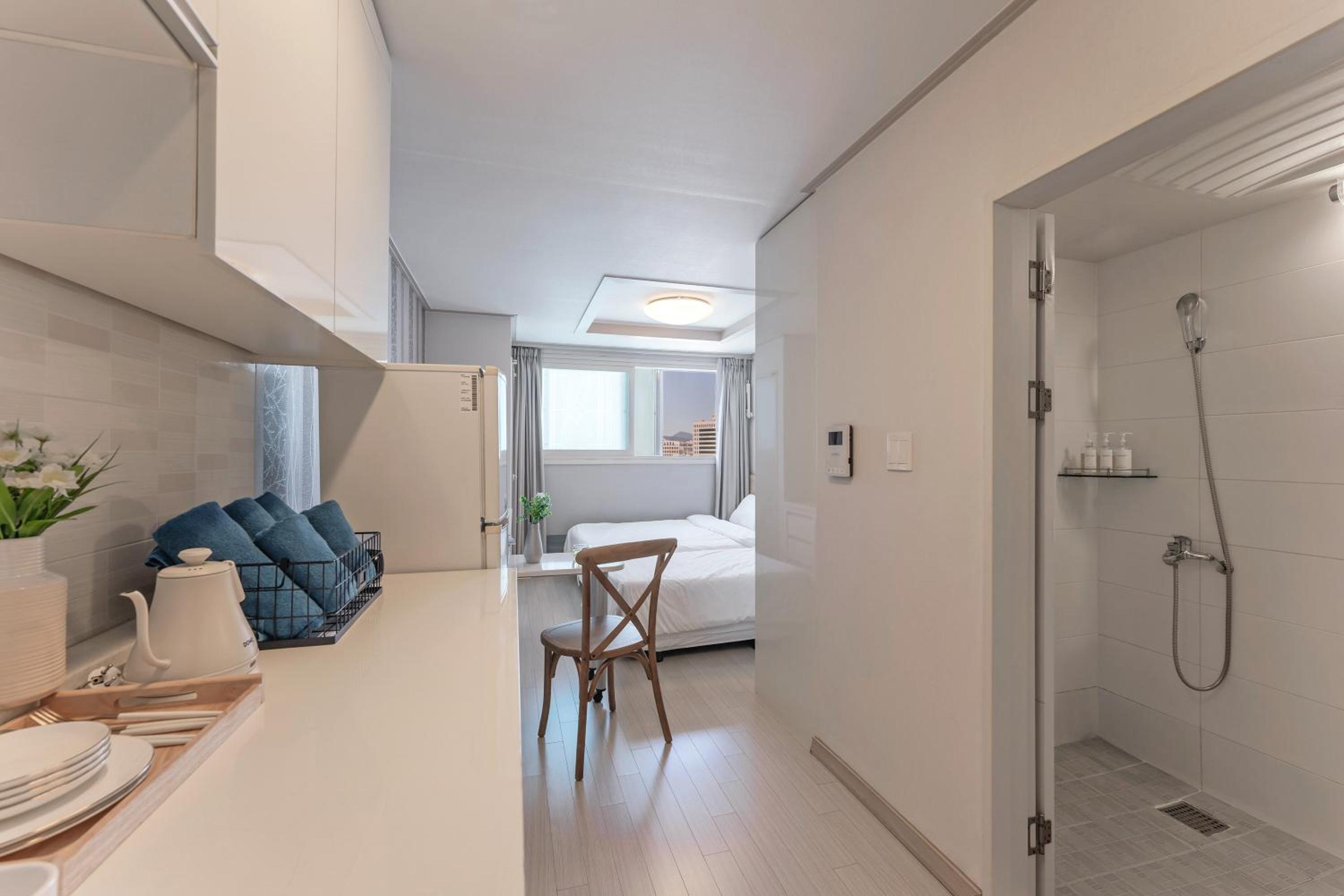 Deluxe Twin Room - Photo 12
