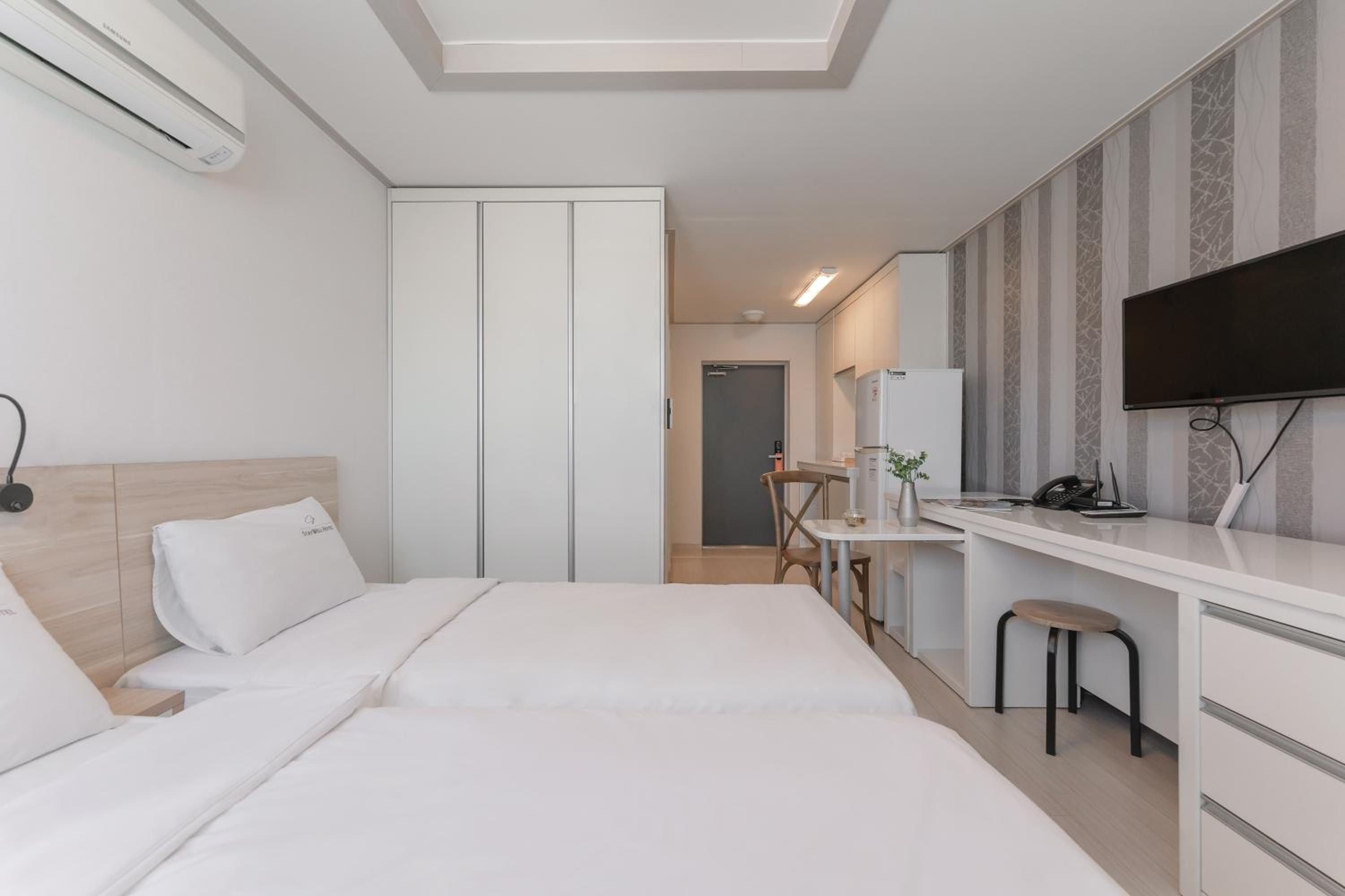 Deluxe Twin Room - Photo 14