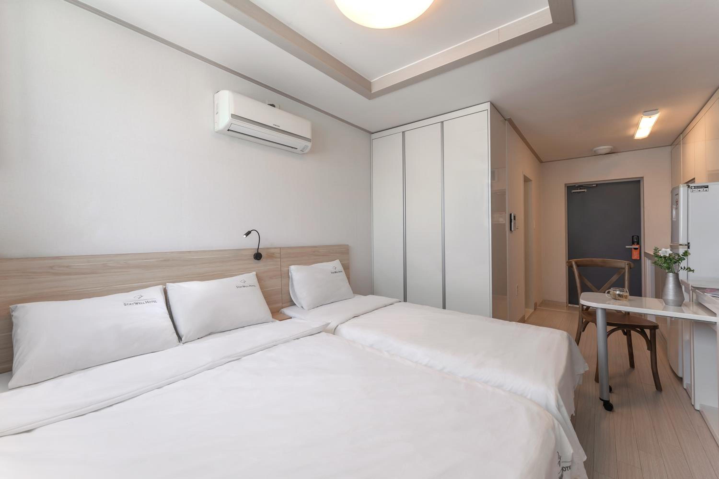 Deluxe Twin Room - Photo 15