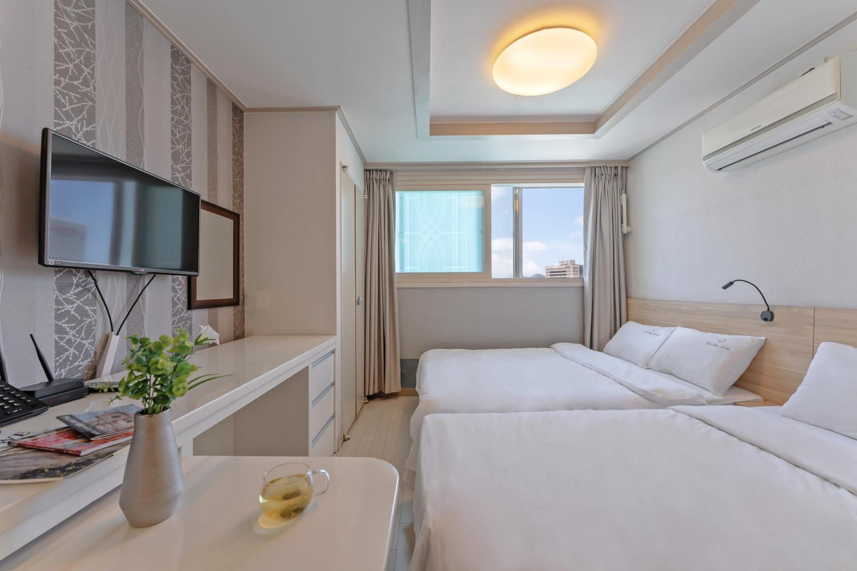 Deluxe Twin Room - Photo 3