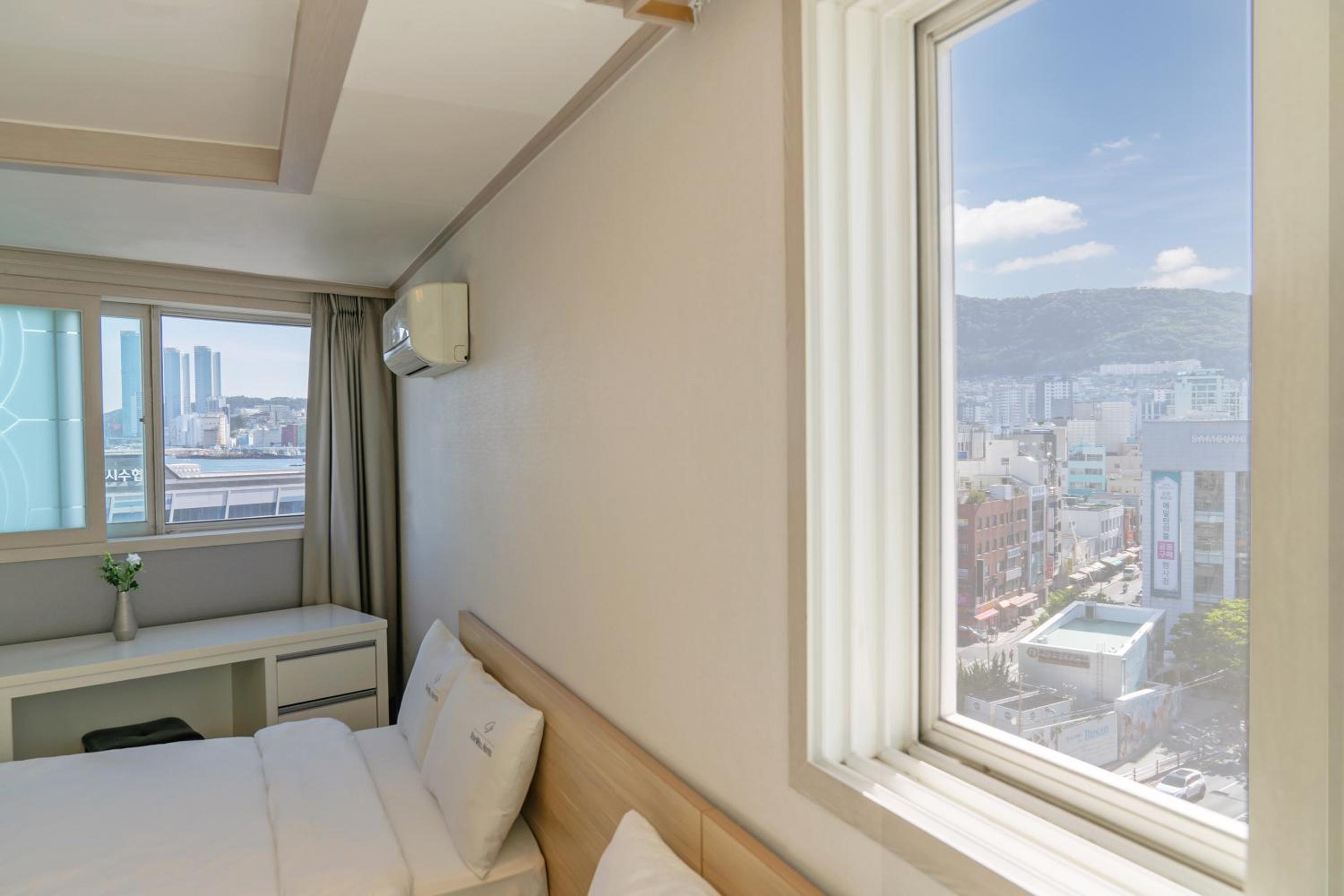 Family Double Room - Photo 13