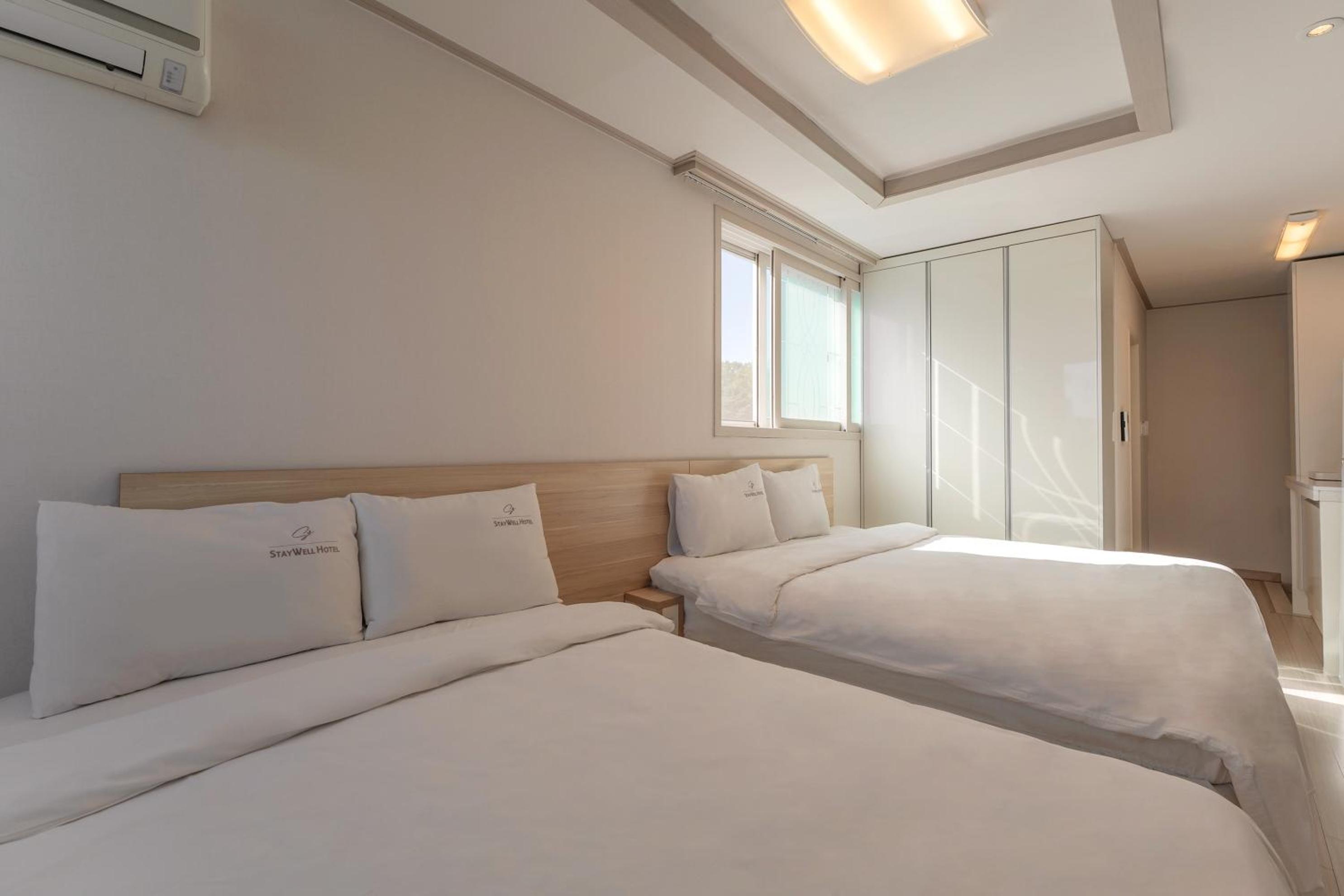 Family Double Room - Photo 8