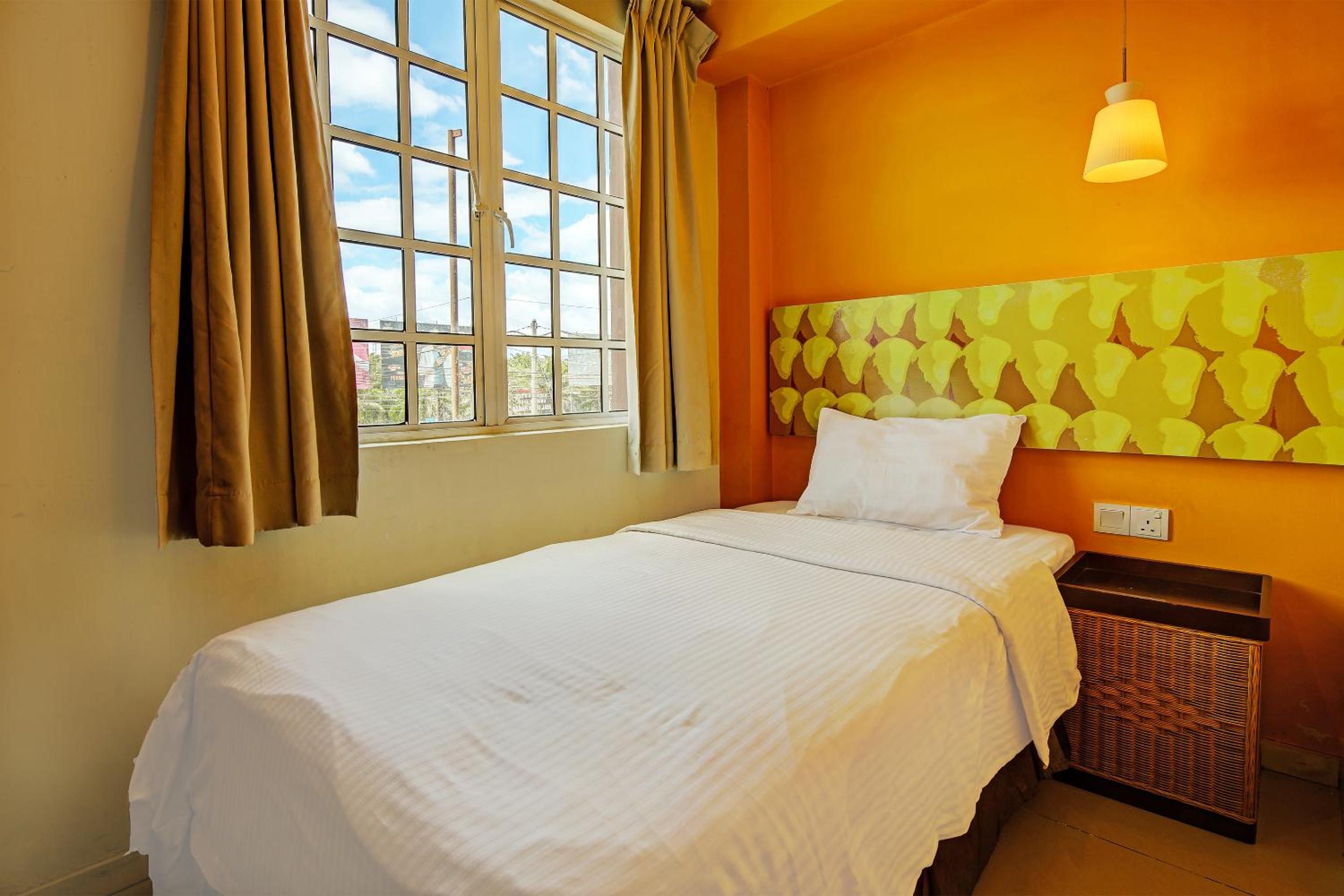 Deluxe Single Room