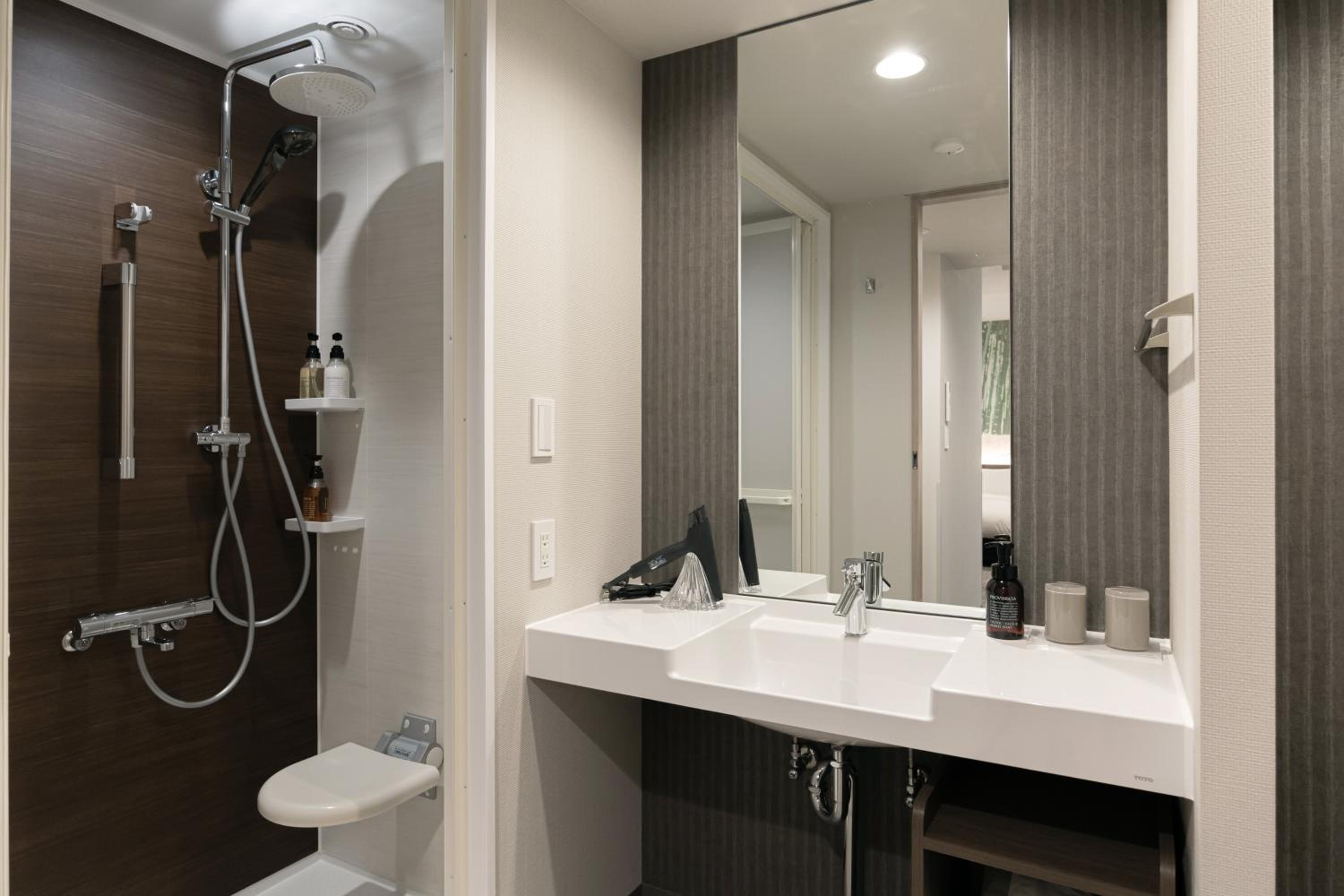 Triple Room - Disability Access - Photo 9
